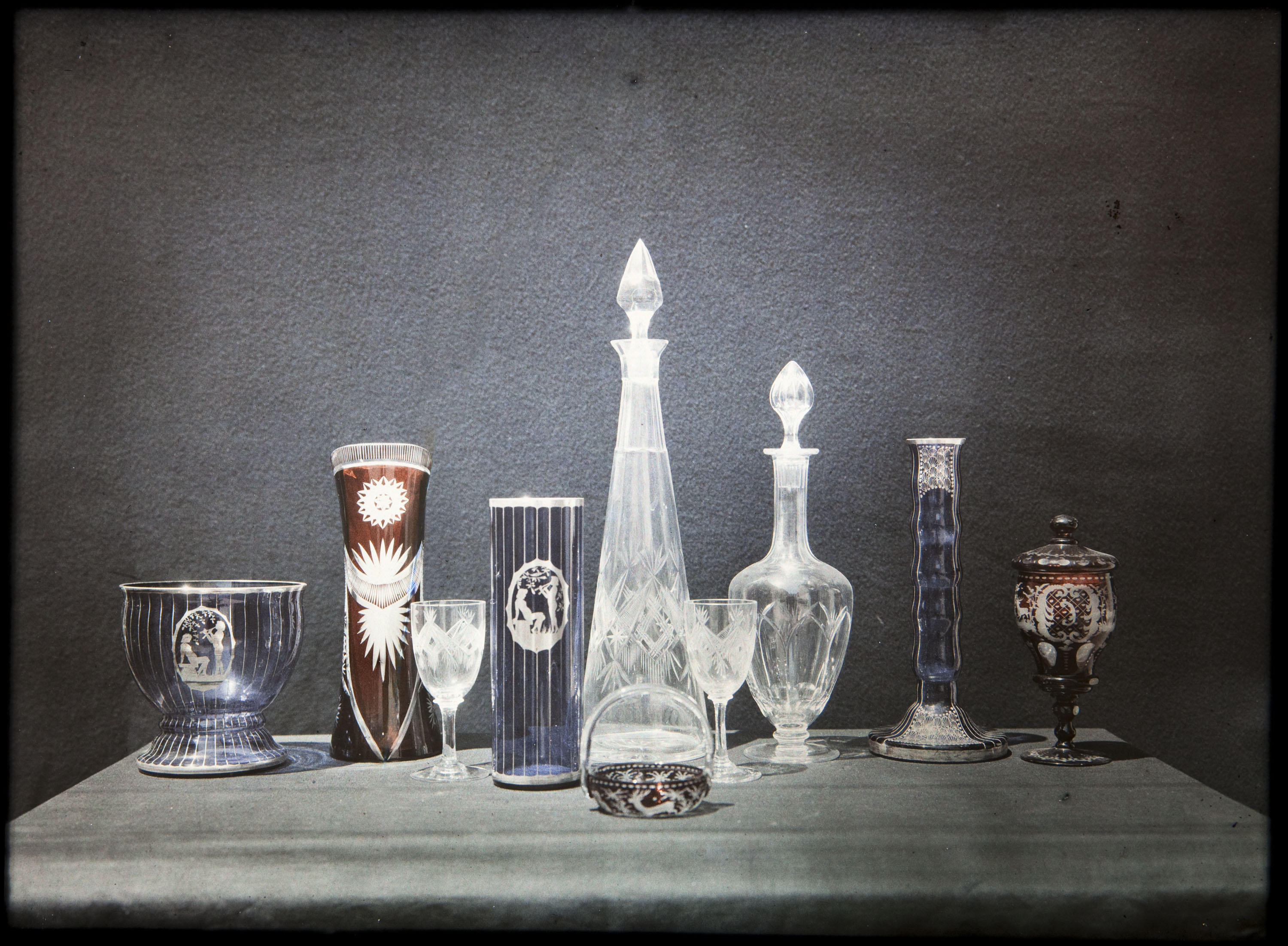 image for: Francesc Carrera Bou - Natura morta amb objectes de vidre - Cap a 1922-1926