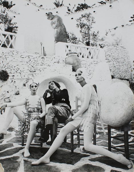 Oriol Maspons - Dalí aux anges habillés par Paco Rabanne - 1966 image for: Oriol Maspons - Dalí aux anges habillés par Paco Rabanne - 1966