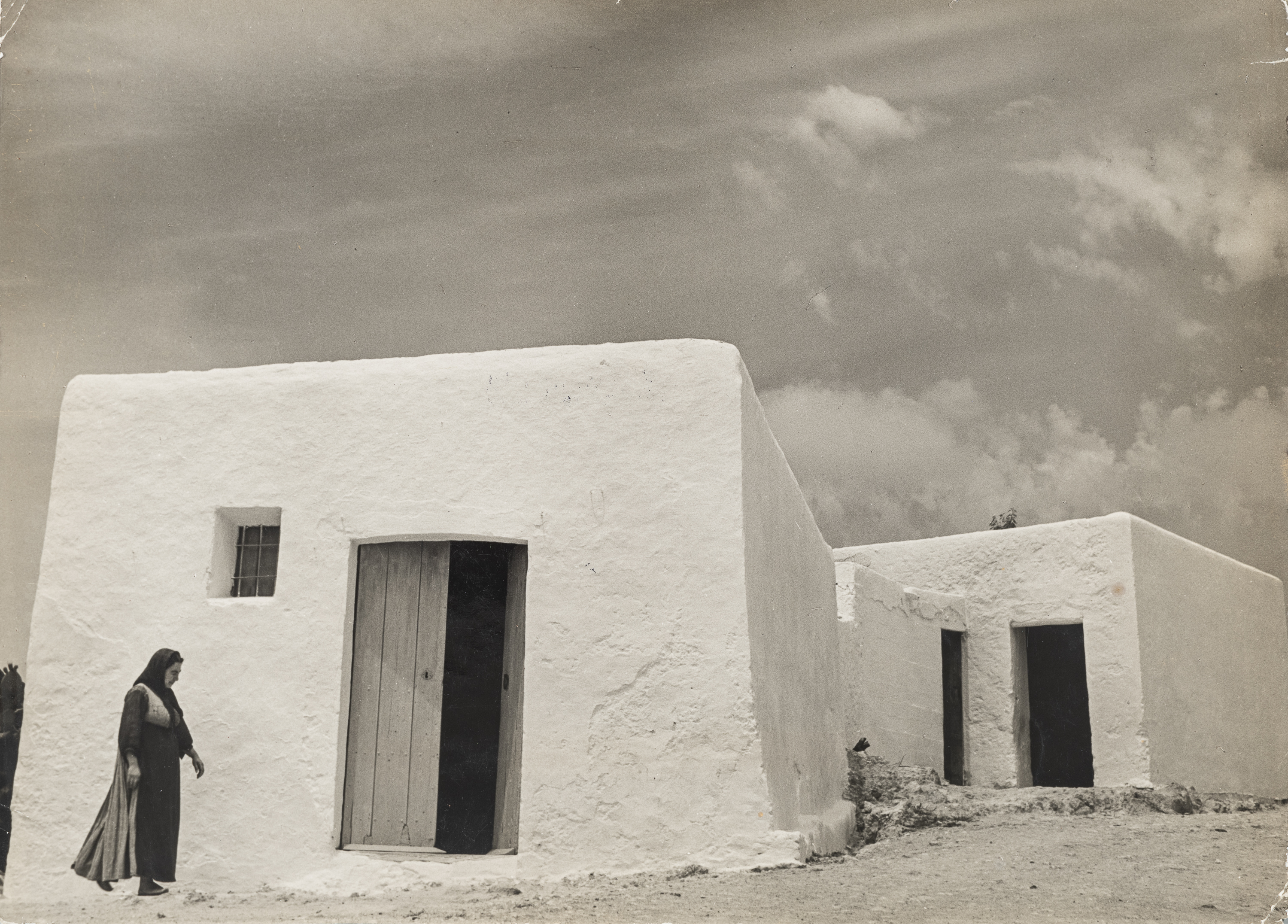 image for: Oriol Maspons - ... O así, de cúbica simplicidad (Eivissa) - 1954