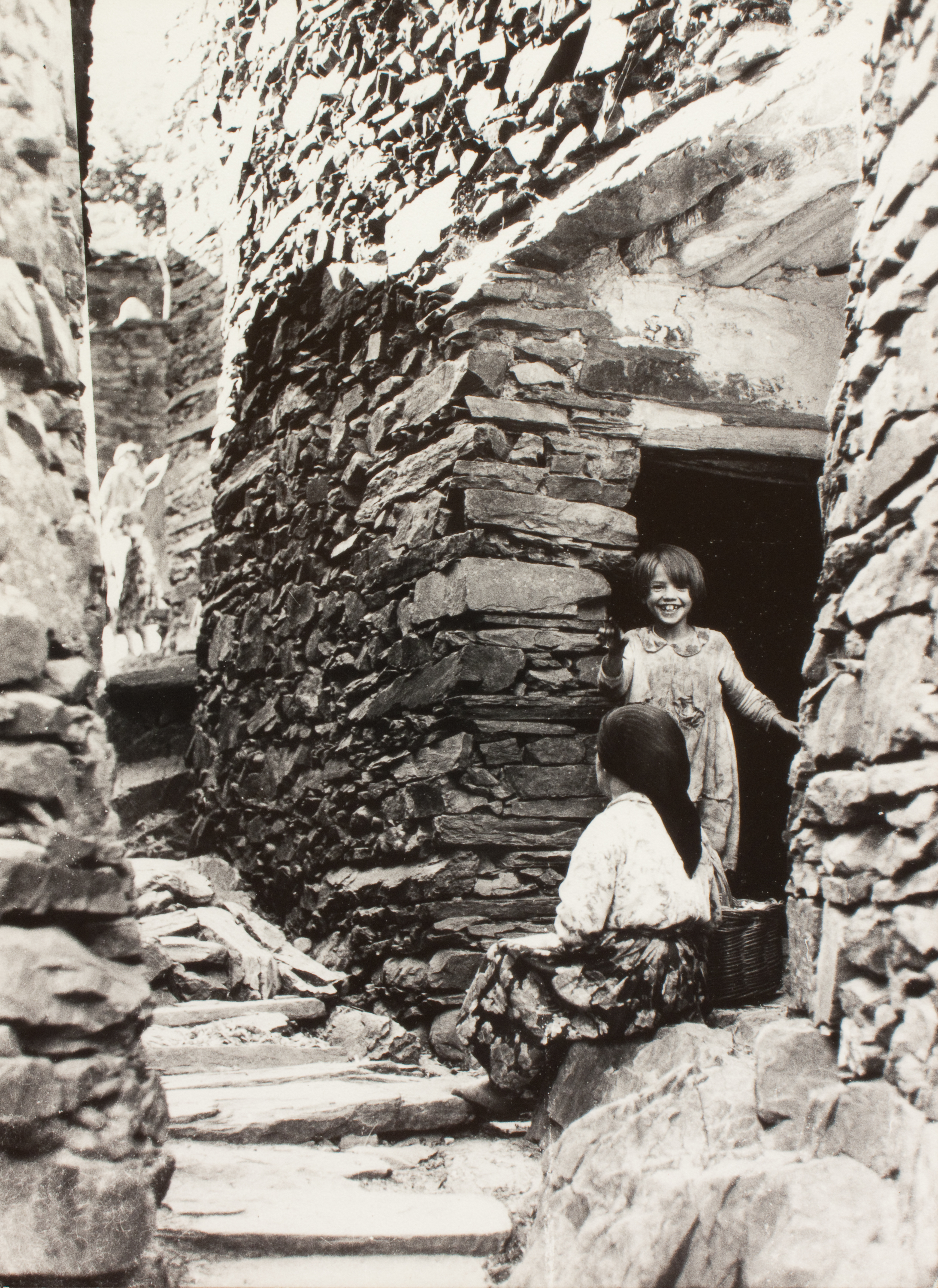image for: Oriol Maspons - Fotografia per al llibre «Caminando por Las Hurdes», d'Antonio Ferres i Armando López Salinas - 1960