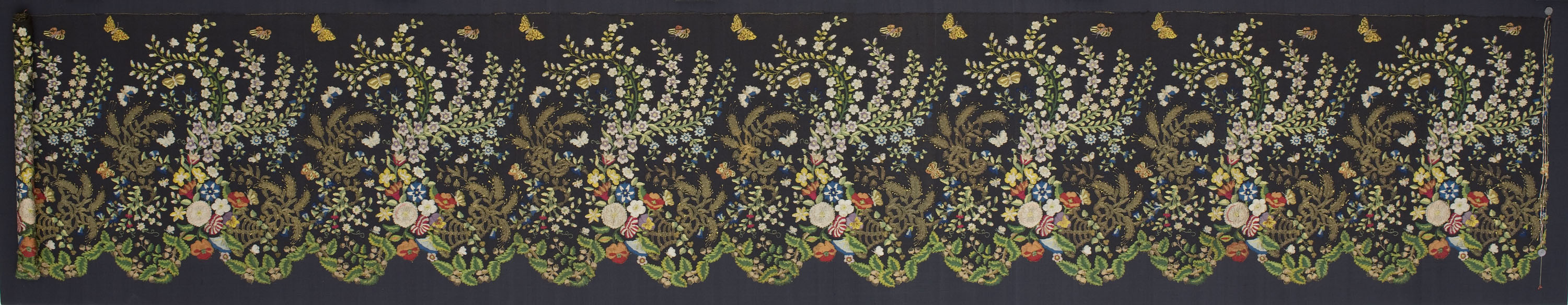 image for: Anònim - Volant de cobrellit de blonda policroma - Cap a 1830-1860