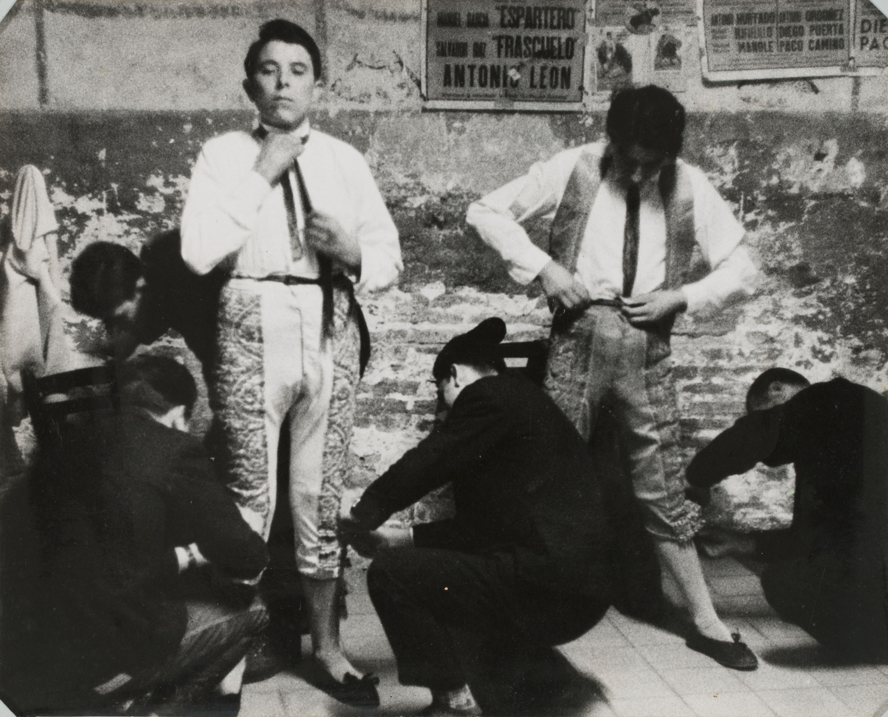 Oriol Maspons - Fotografia per al llibre “Toreo de salón. Farsa con acompañamiento de clamor y murga”, de Camilo José Cela - Cap a 1958-1962 image for: Oriol Maspons - Fotografia per al llibre “Toreo de salón. Farsa con acompañamiento de clamor y murga”, de Camilo José Cela - Cap a 1958-1962