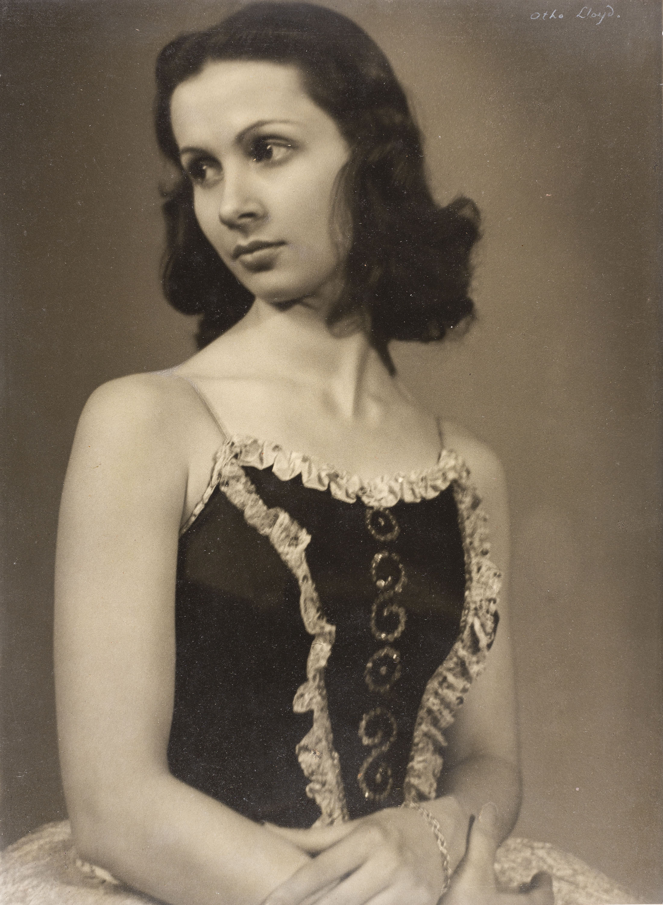 image for: Otho Lloyd - Retrat de noia - Cap a 1944-1950