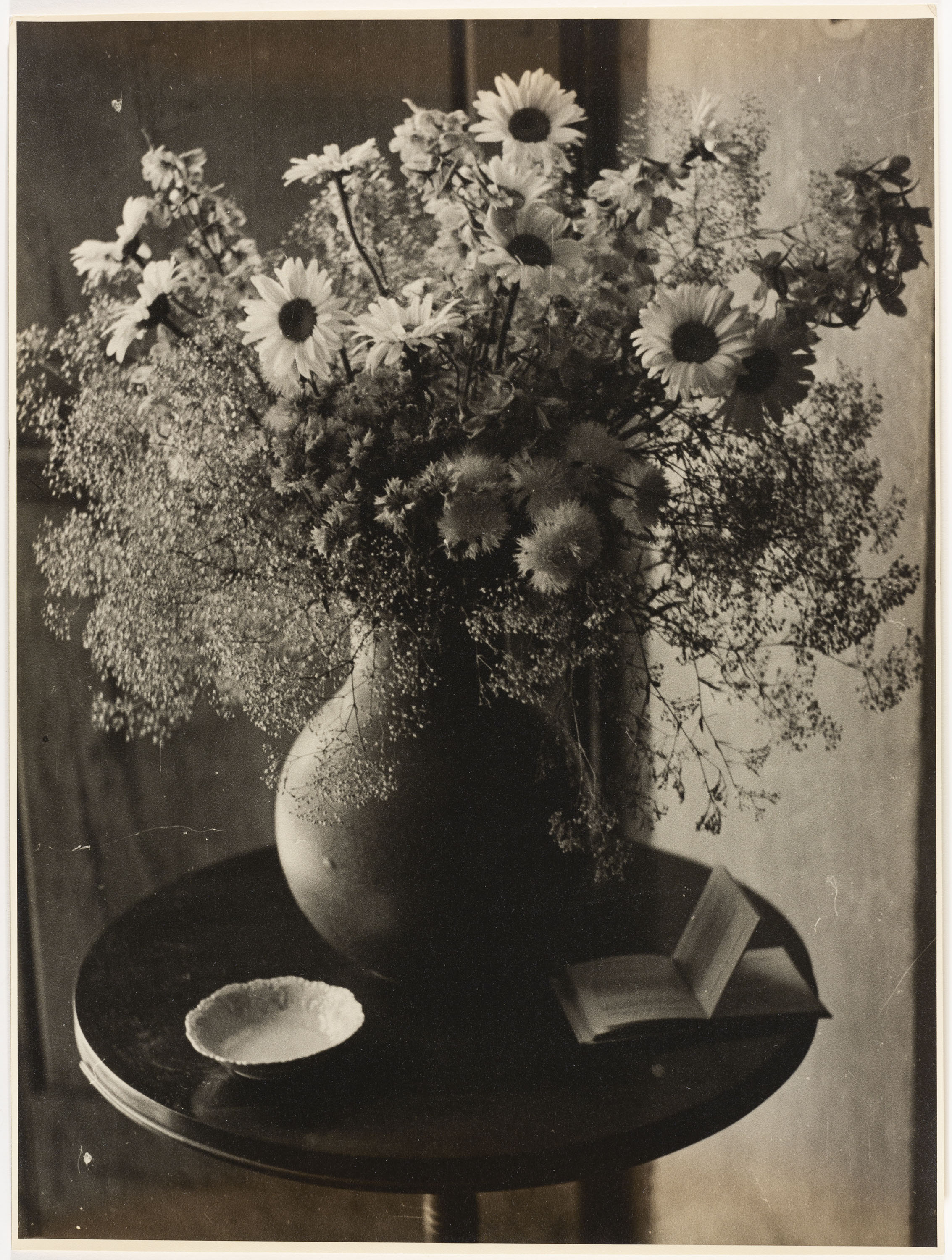 image for: Otho Lloyd - Natura morta - Cap a 1942
