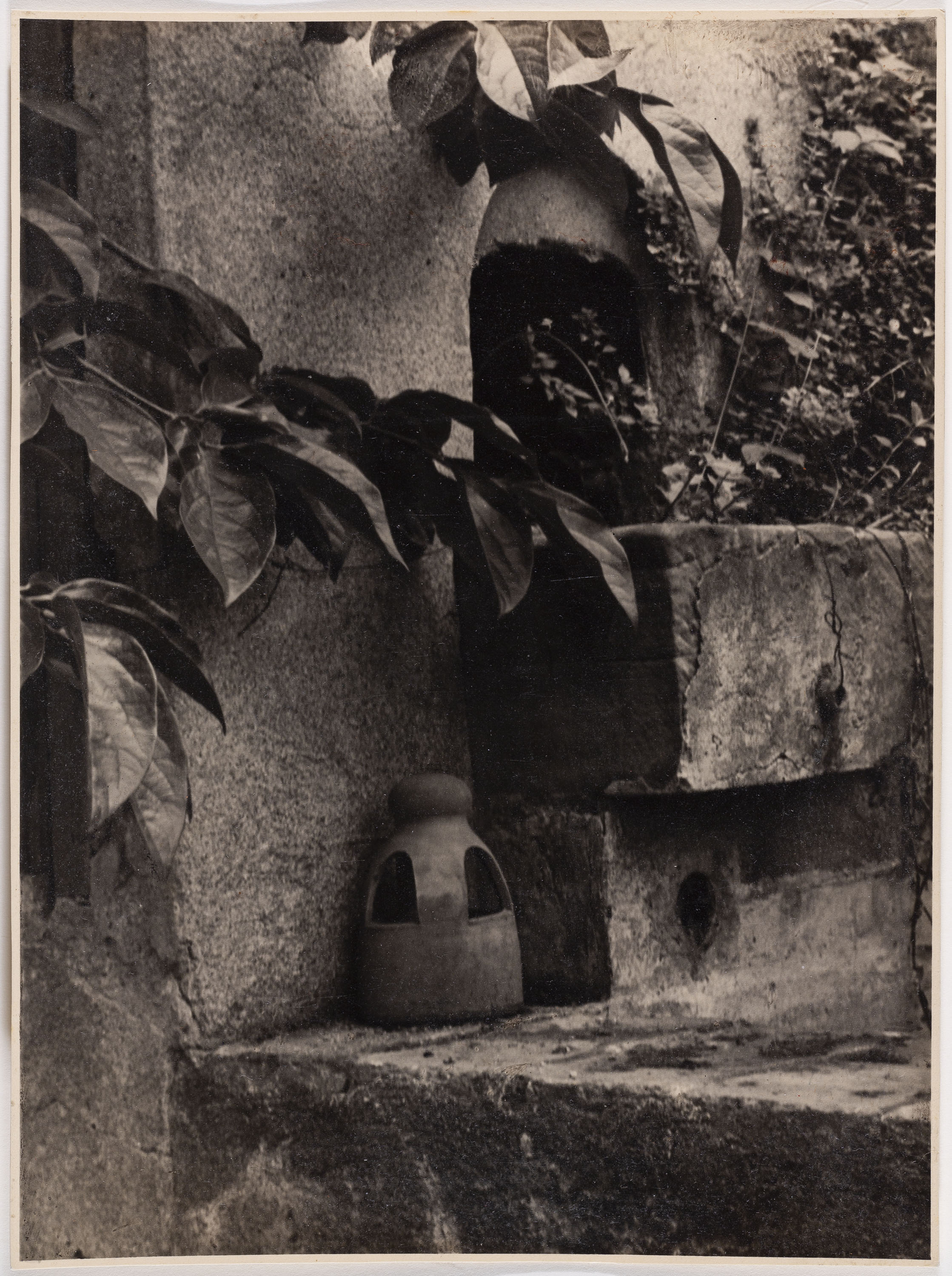 image for: Otho Lloyd - The Old Wall - Cap a 1944-1950