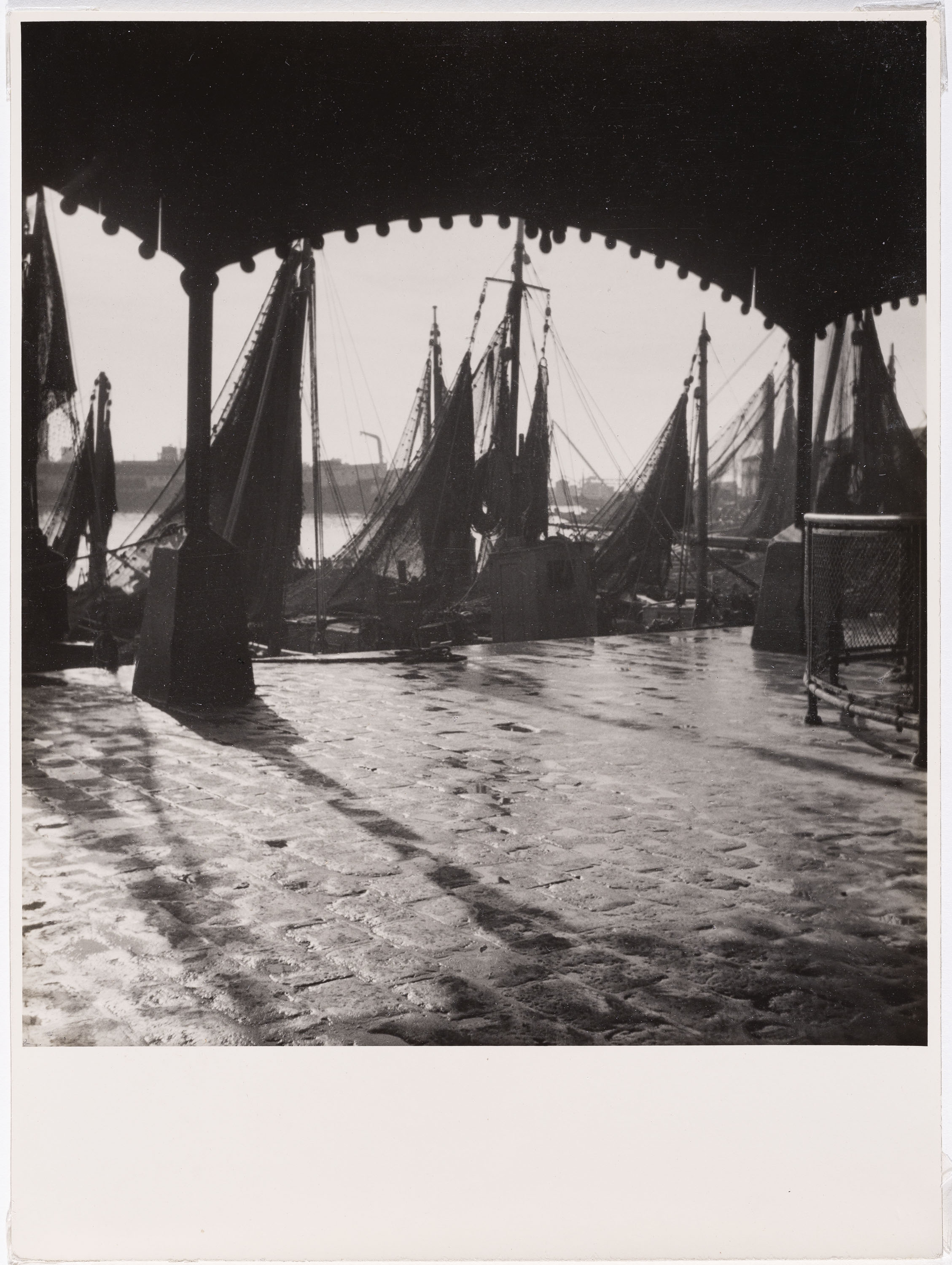 image for: Otho Lloyd - Llotja del Peix (Barcelona) - 1948