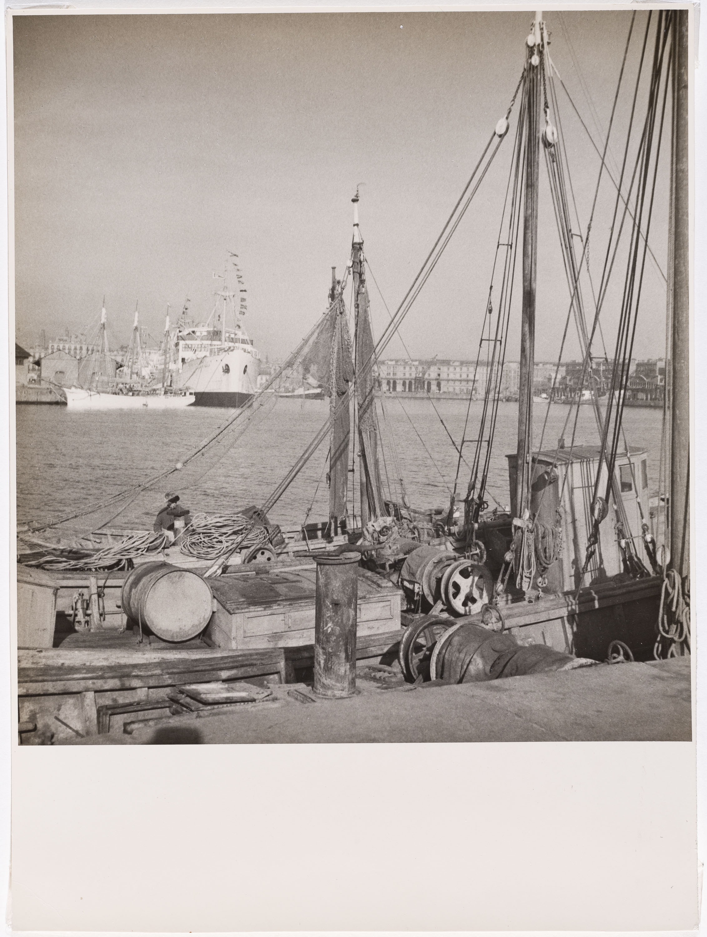 image for: Otho Lloyd - Port de Barcelona - 1948