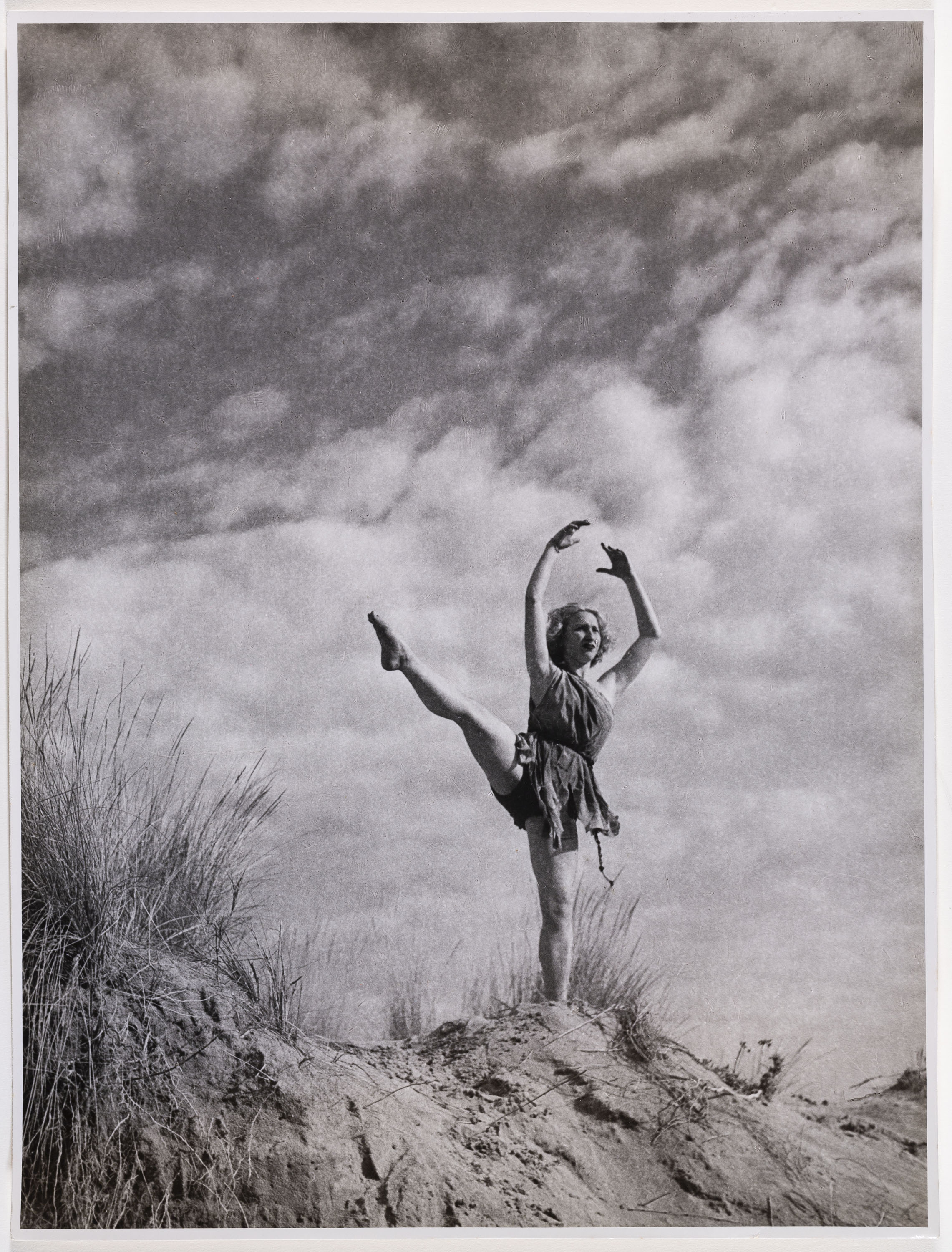 image for: Otho Lloyd - Ballarina - Cap a 1944-1950