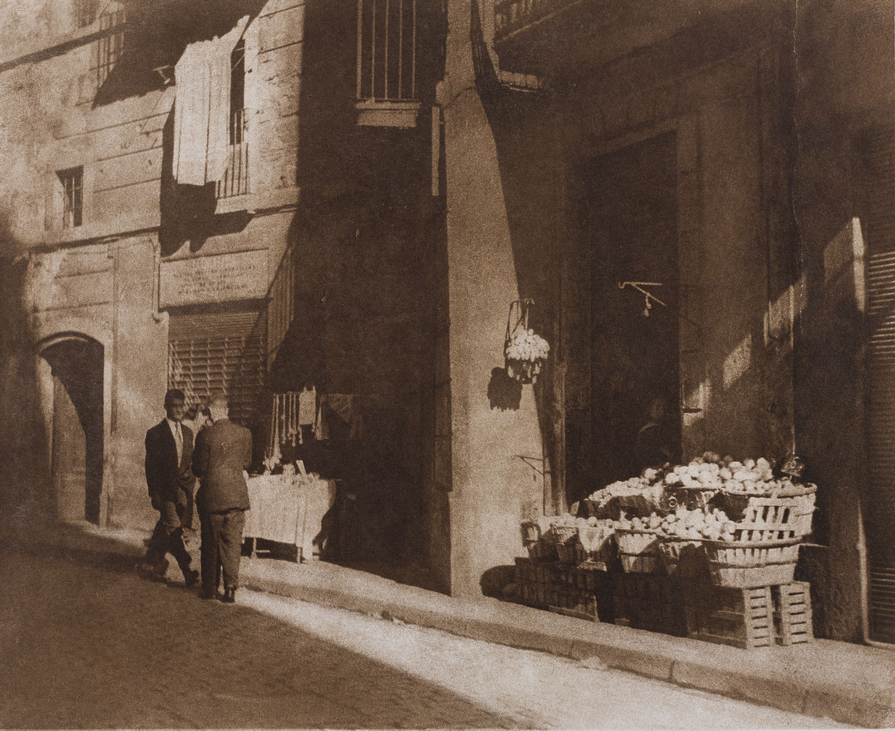 image for: Josep Maria Casals i Ariet - Carrer amb botiga - No datat