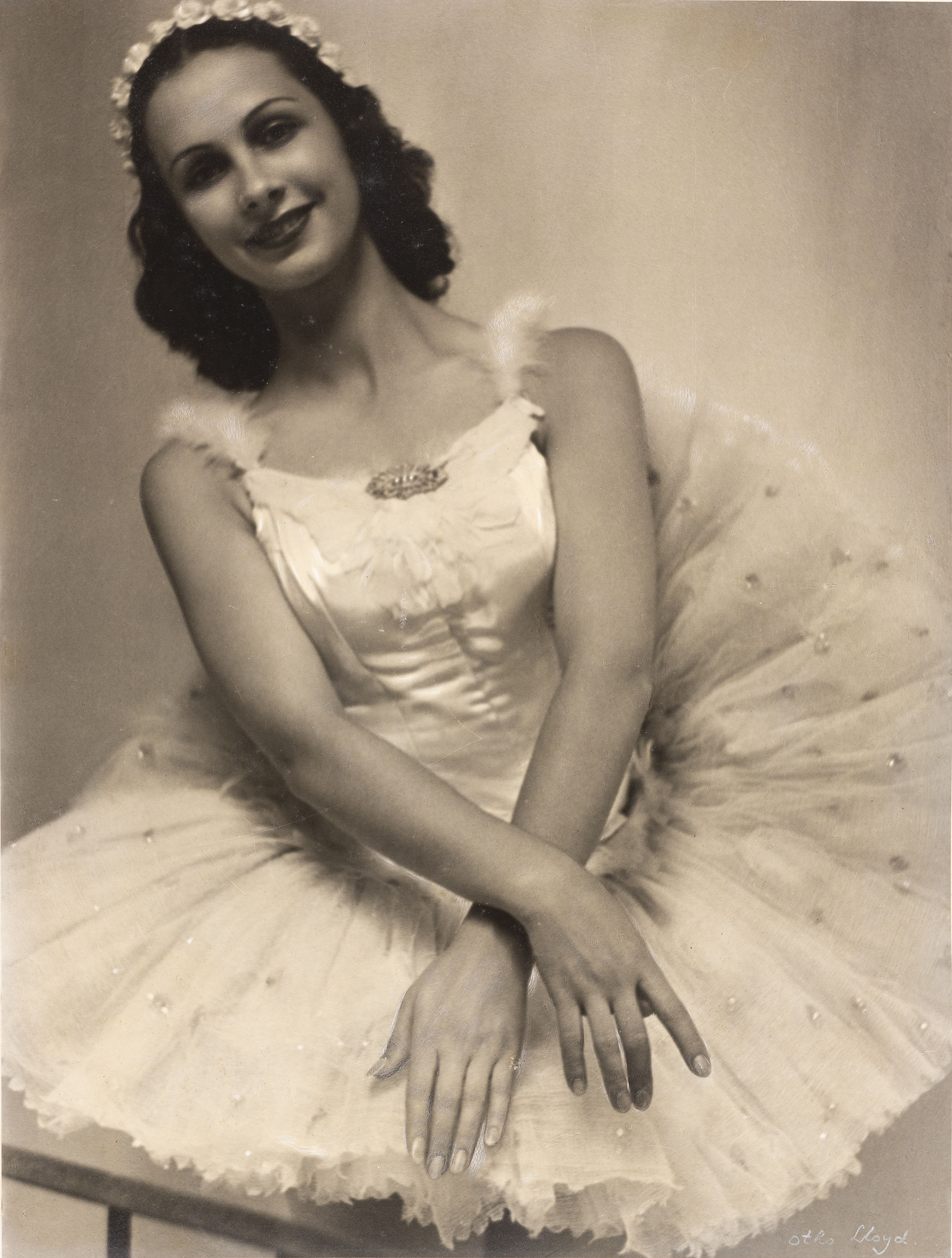 image for: Otho Lloyd - Bailarina (Stop) - Cap a 1947