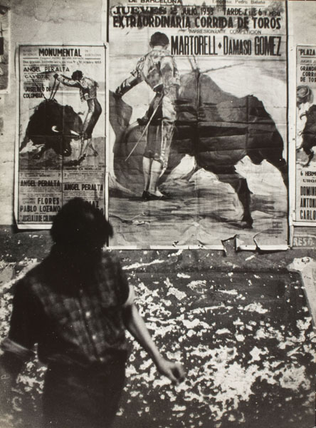 image for: Oriol Maspons - Fotografia per al llibre «Toreo de salón. Farsa con acompañamiento de clamor y murga», de Camilo José Cela - Cap a 1958-1962