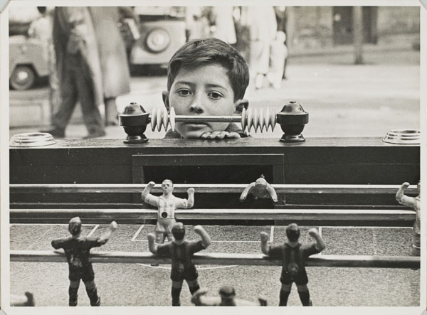 Oriol Maspons - Nen i futbolí - Cap a 1952-1960 image for: Oriol Maspons - Nen i futbolí - Cap a 1952-1960