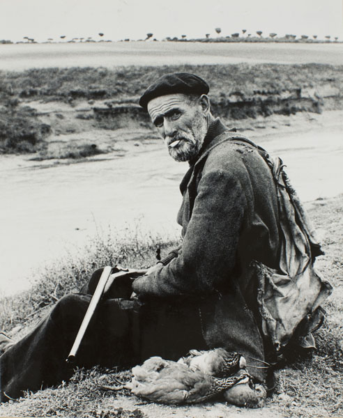 Oriol Maspons - El Barbas. Fotografia per al llibre «La caza de la perdiz roja», de Miguel Delibes (maqueta) - 1962 image for: Oriol Maspons - El Barbas. Fotografia per al llibre «La caza de la perdiz roja», de Miguel Delibes (maqueta) - 1962