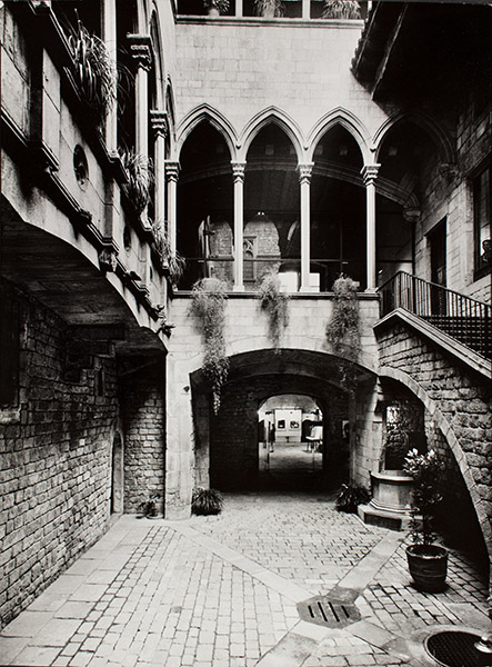 image for: Oriol Maspons - Museo Picasso Barcelona - Cap a 1971