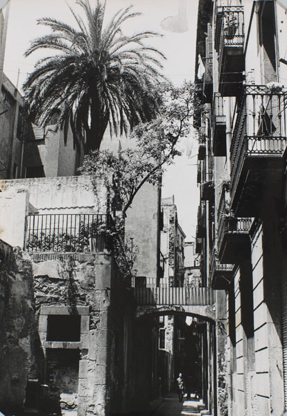 image for: Oriol Maspons - Barri de Barcelona - 1969