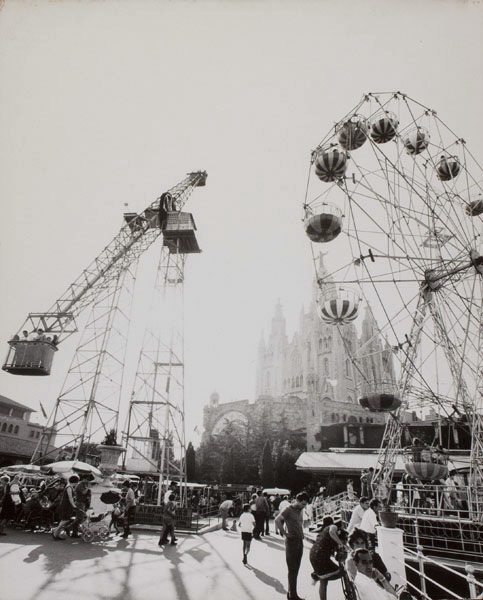image for: Oriol Maspons - El Tibidabo et son parc d'atractions - Cap a 1971