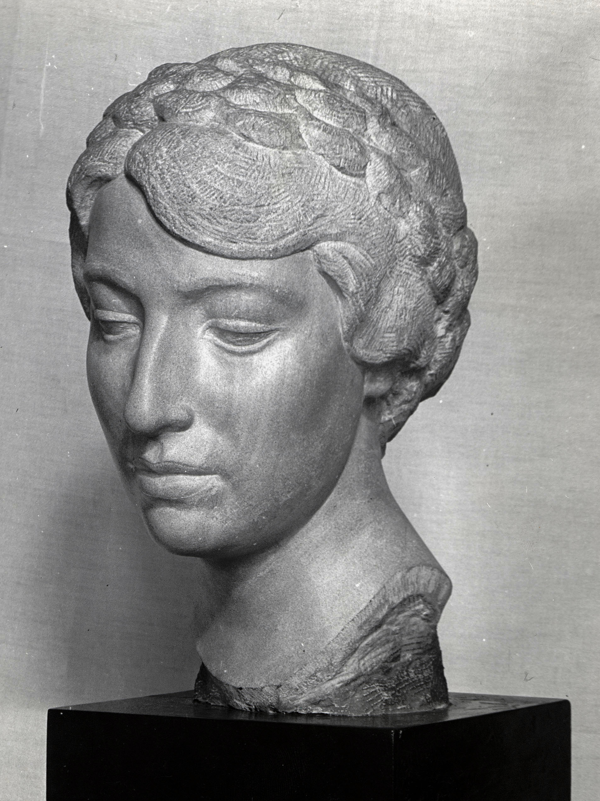 image for: Llucià Oslé - Cap de dona - Cap a 1930-1950