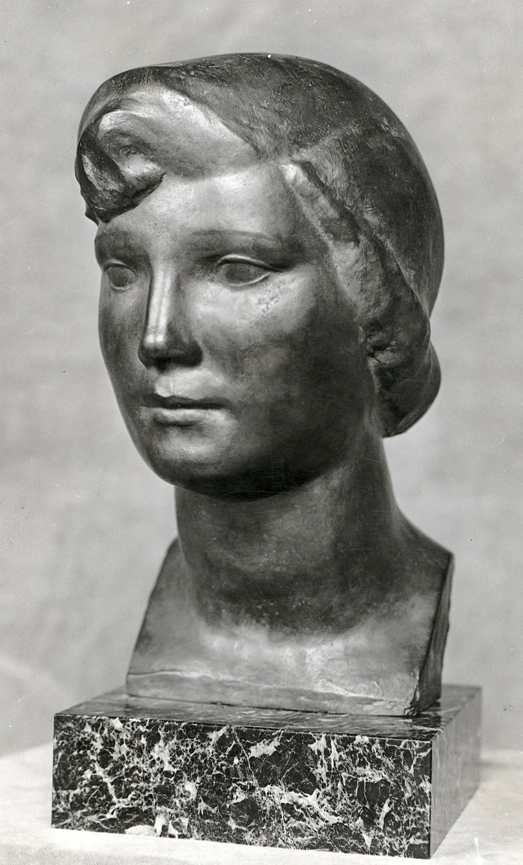 image for: Enric Casanovas - Cap de dona - 1928
