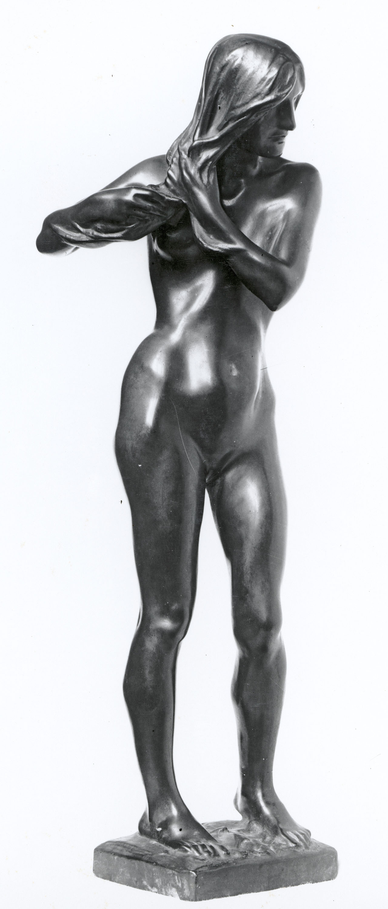 Paul Dubois - Dona pentinant-se - Cap a 1900-1920 image for: Paul Dubois - Dona pentinant-se - Cap a 1900-1920