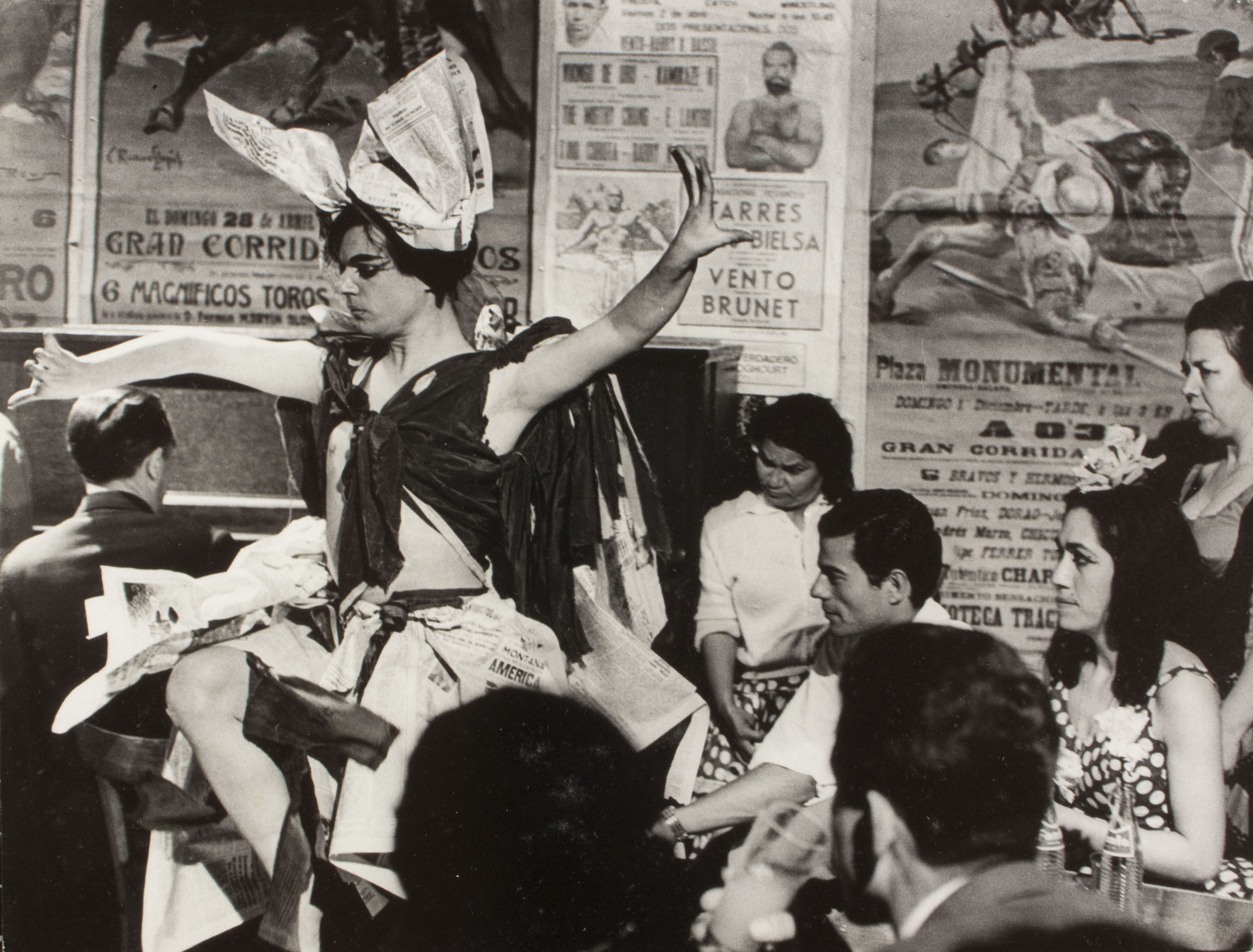 Oriol Maspons - Sense títol (Bar Copacabana, foto fixa per a la pel·lícula «Lejos de los árboles») - 1965 image for: Oriol Maspons - Sense títol (Bar Copacabana, foto fixa per a la pel·lícula «Lejos de los árboles») - 1965