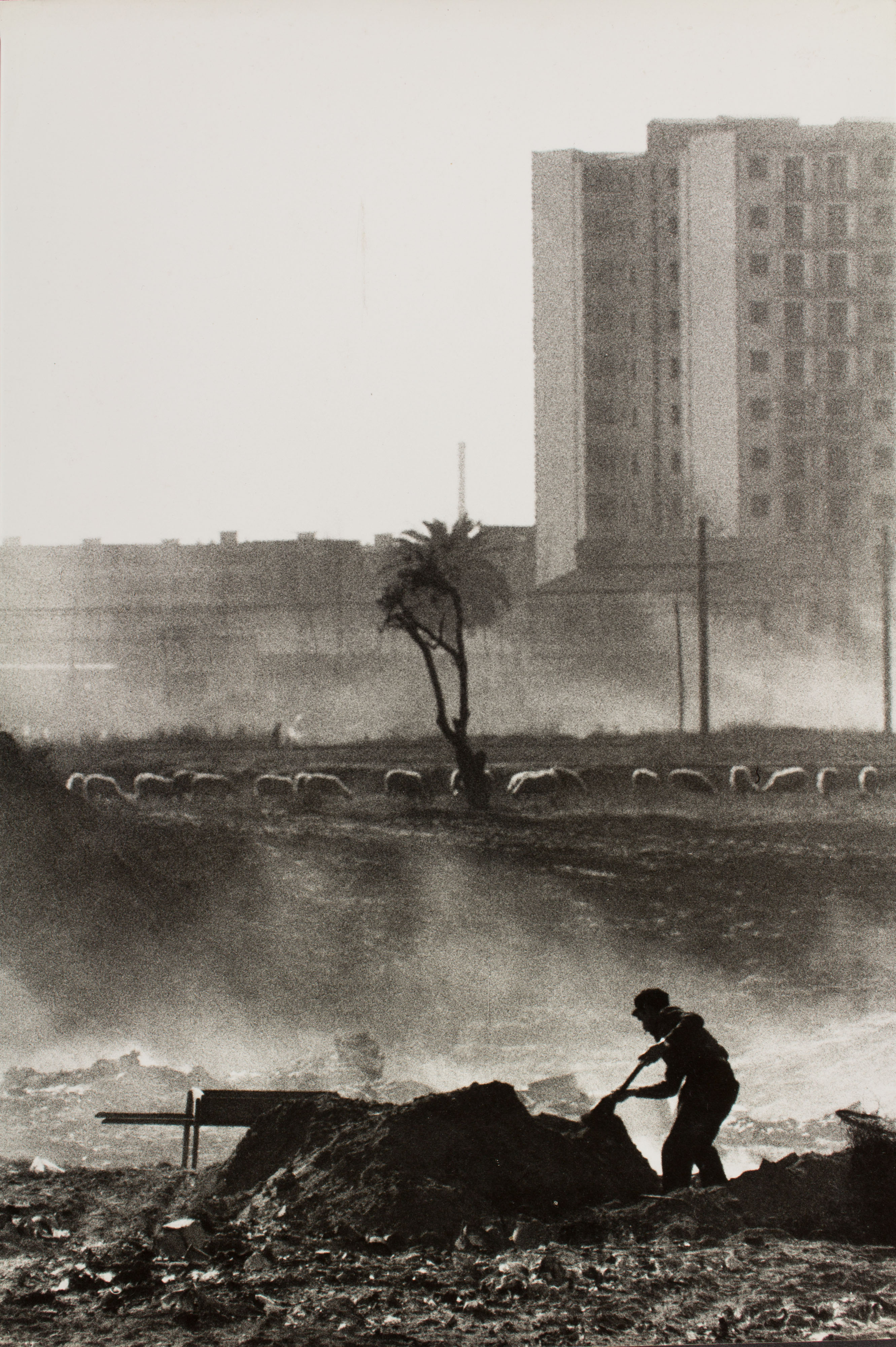 image for: Oriol Maspons - Sense títol (Barcelona. Fotografia per la revista «Cuadernos de arquitectura» del Col·legi d'Arquitectes de Catalunya) - Cap a 1965