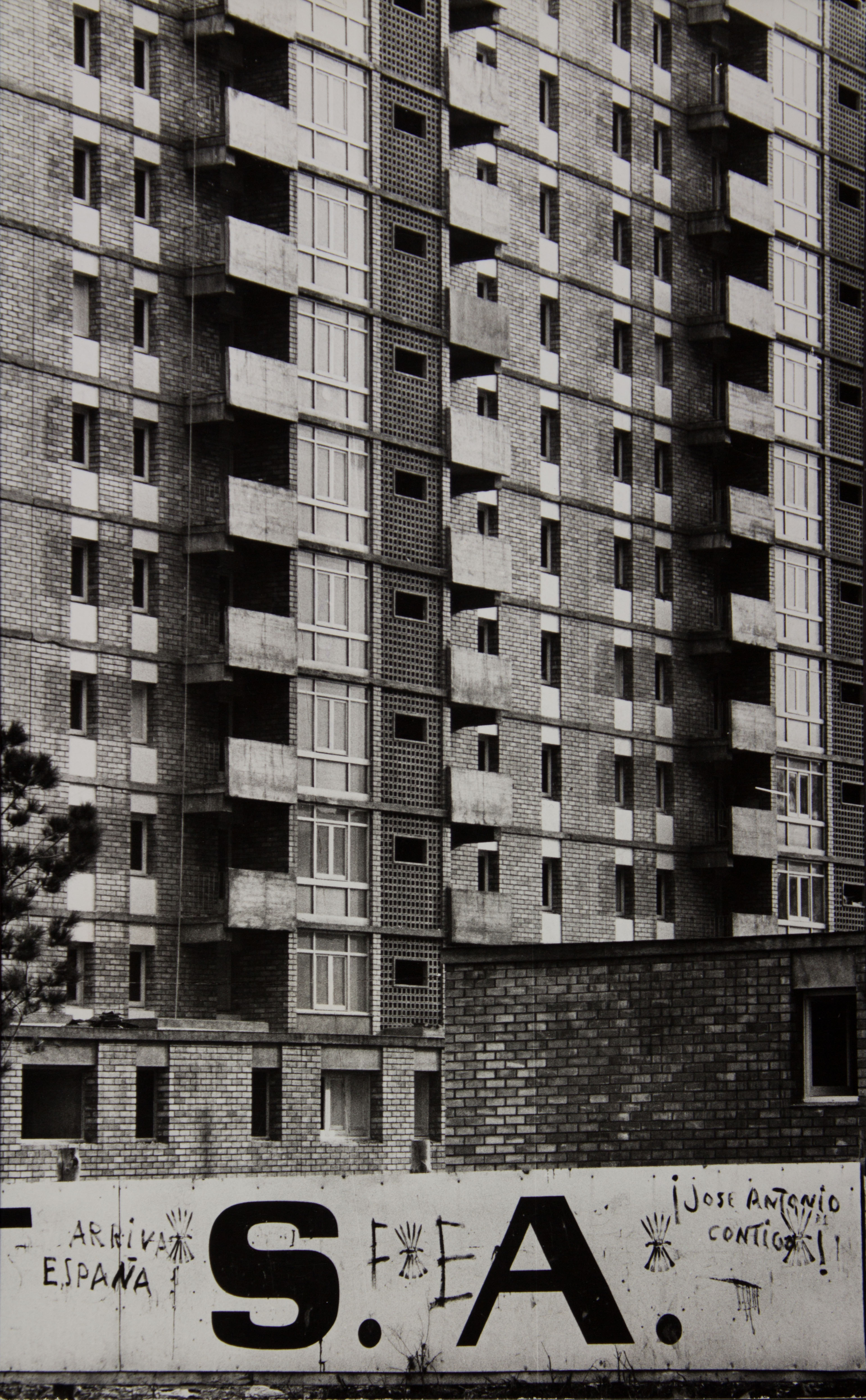 image for: Oriol Maspons - Sense títol (Barri del Besòs, Barcelona. Fotografia per la revista «Cuadernos de arquitectura» del Col·legi d'Arquitectes de Catalunya) - Cap a 1965