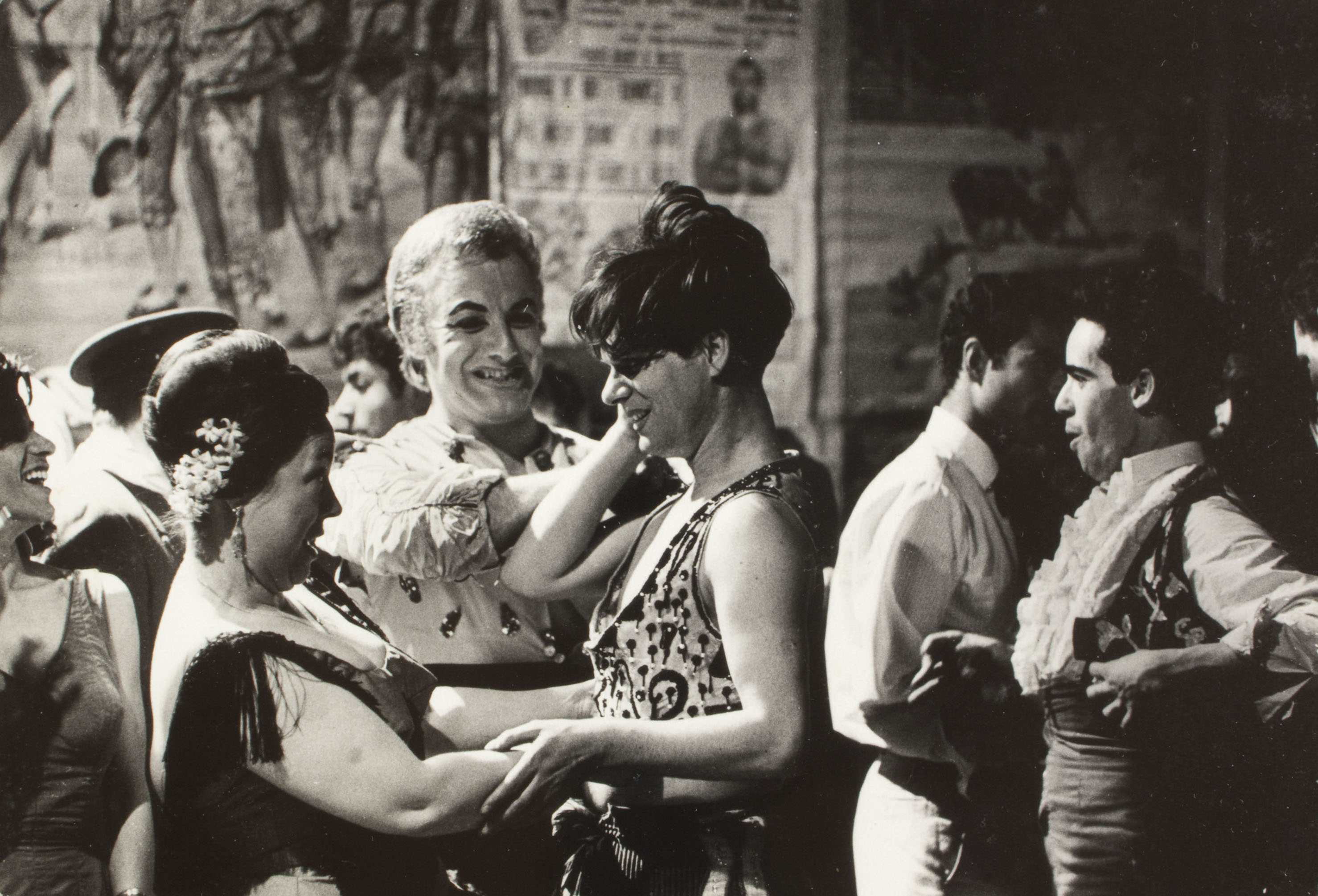 image for: Oriol Maspons - Sense títol (Bar Copacabana, foto fixa per a la pel·lícula «Lejos de los árboles») - 1965