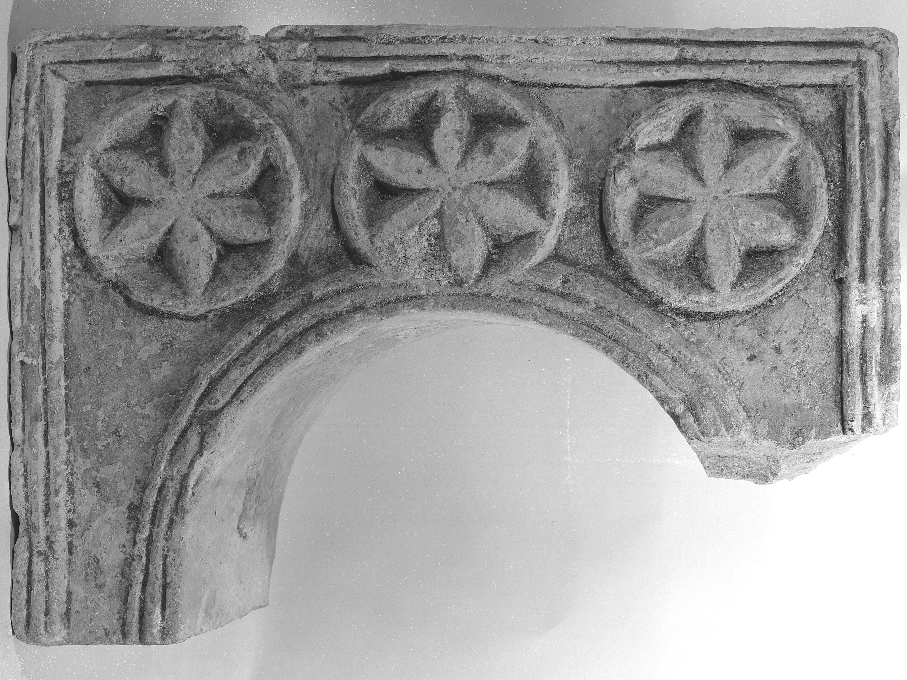 image for: Anònim - Arc de finestral de Vic - Segle XIII