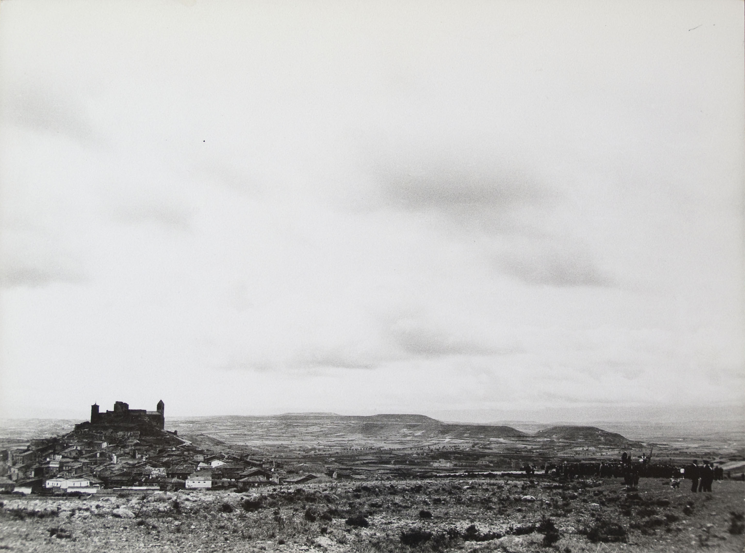 image for: Oriol Maspons - Sense títol (Foto fixa per a la pel·lícula «Lejos de los árboles», San Vicente de Sonsierra) - Cap a 1963-1970