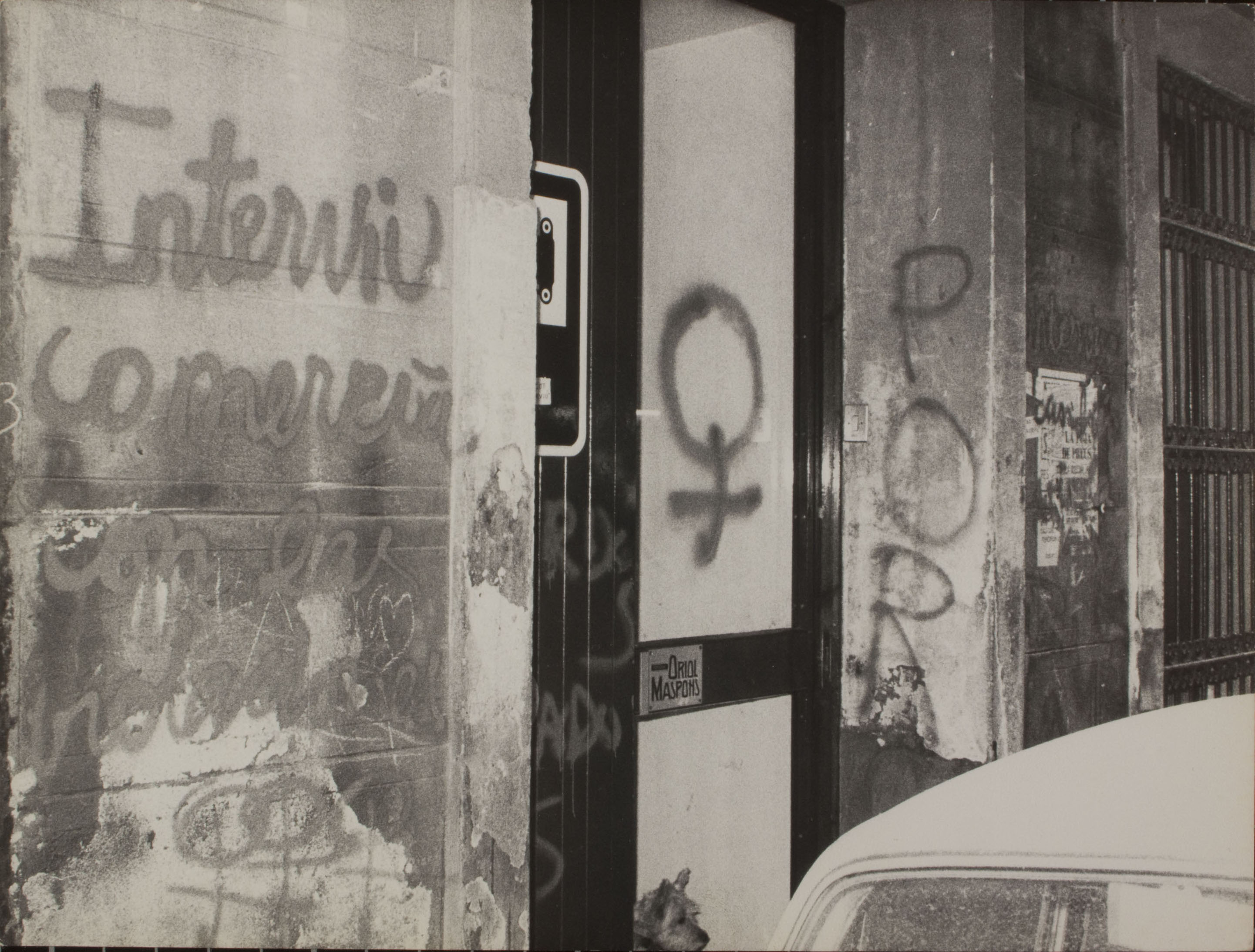 image for: Oriol Maspons - Sense títol (Manifestació feminista a l'estudi Maspons+Ubiña, Barcelona) - Octubre de 1977