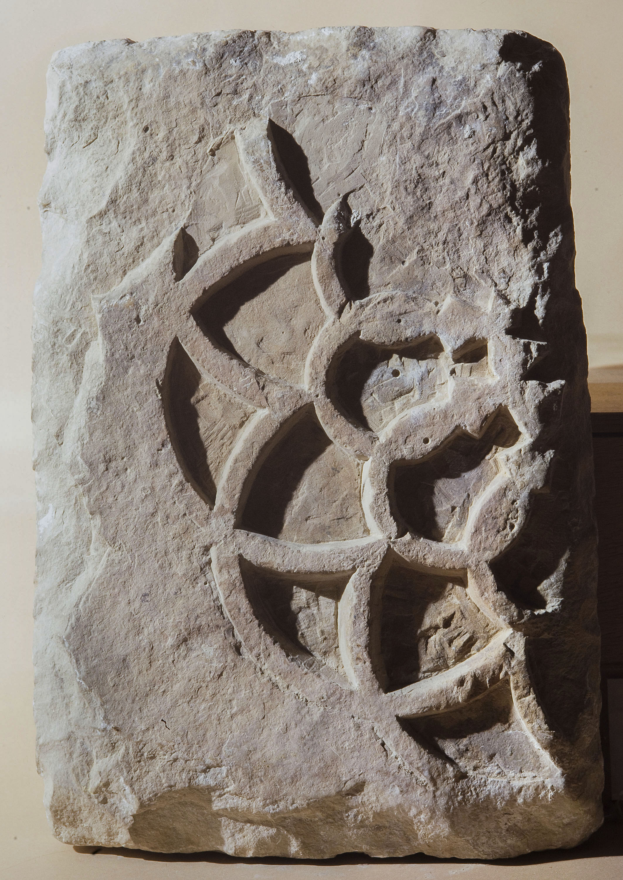 image for: Anònim - Relleu reaprofitat com a placa amb castell - Segle XIII [1]