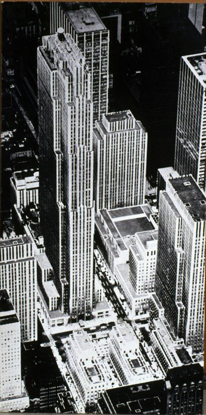 image for: Carles Fontserè - Plafó 107. 1930: els gratacels. Complex urbà del Rockefeller Center, al centre el RCA Building - 1955-1968