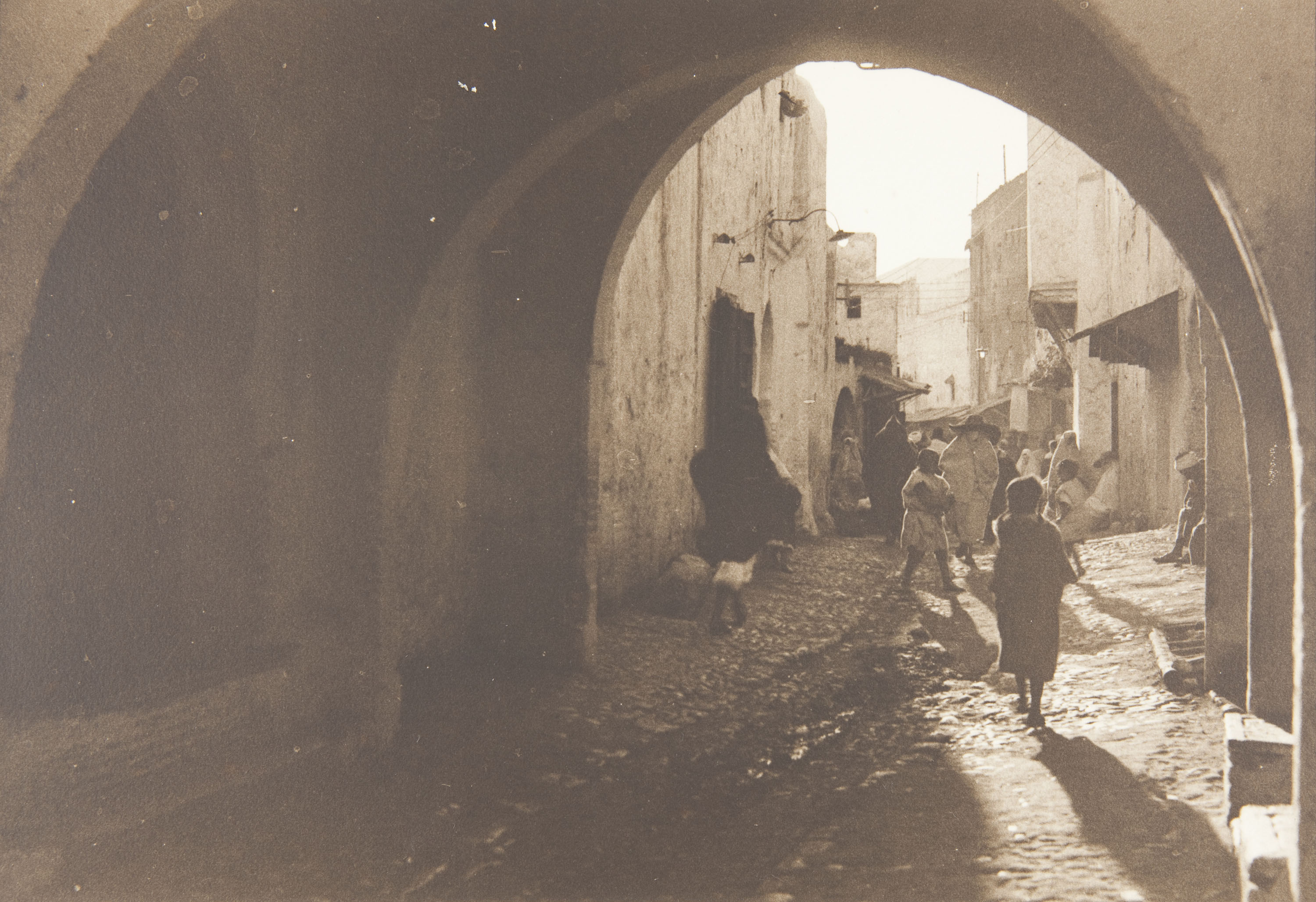 image for: Claudi Carbonell - Carrer de Tetuan - 1928