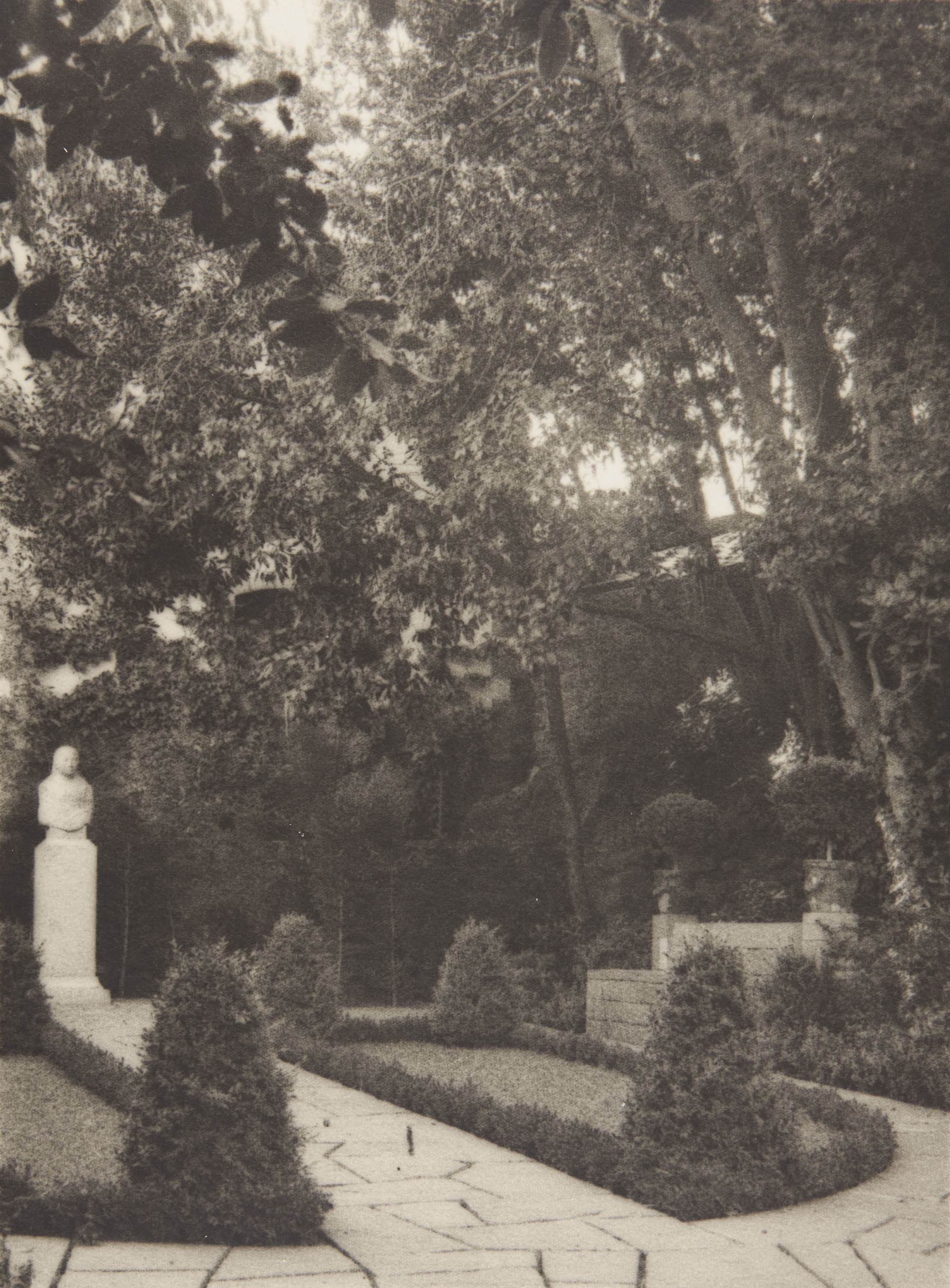 image for: Claudi Carbonell - Rincón jardín Oliveras - 1927