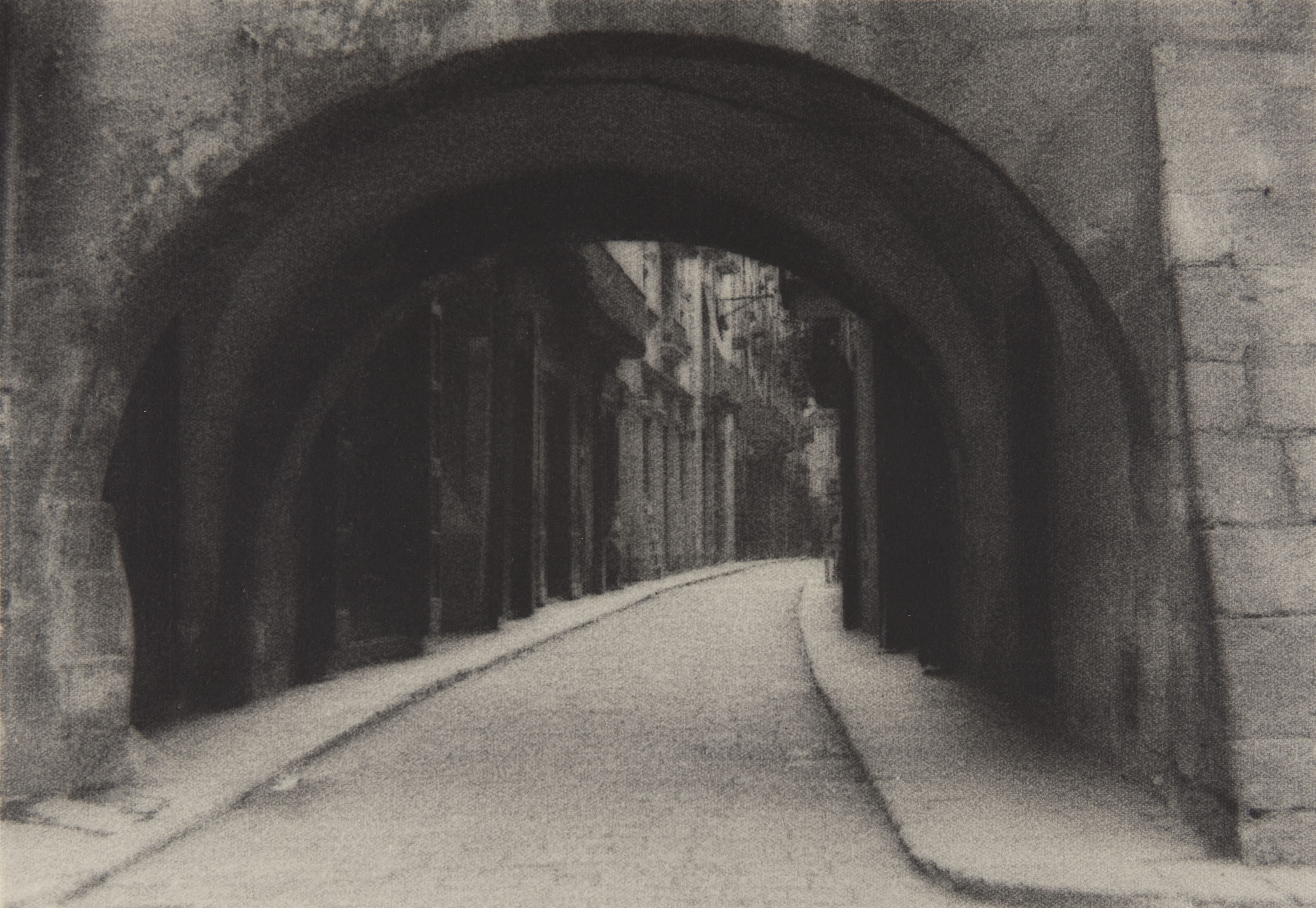 image for: Claudi Carbonell - Un carrer de Girona - No datat