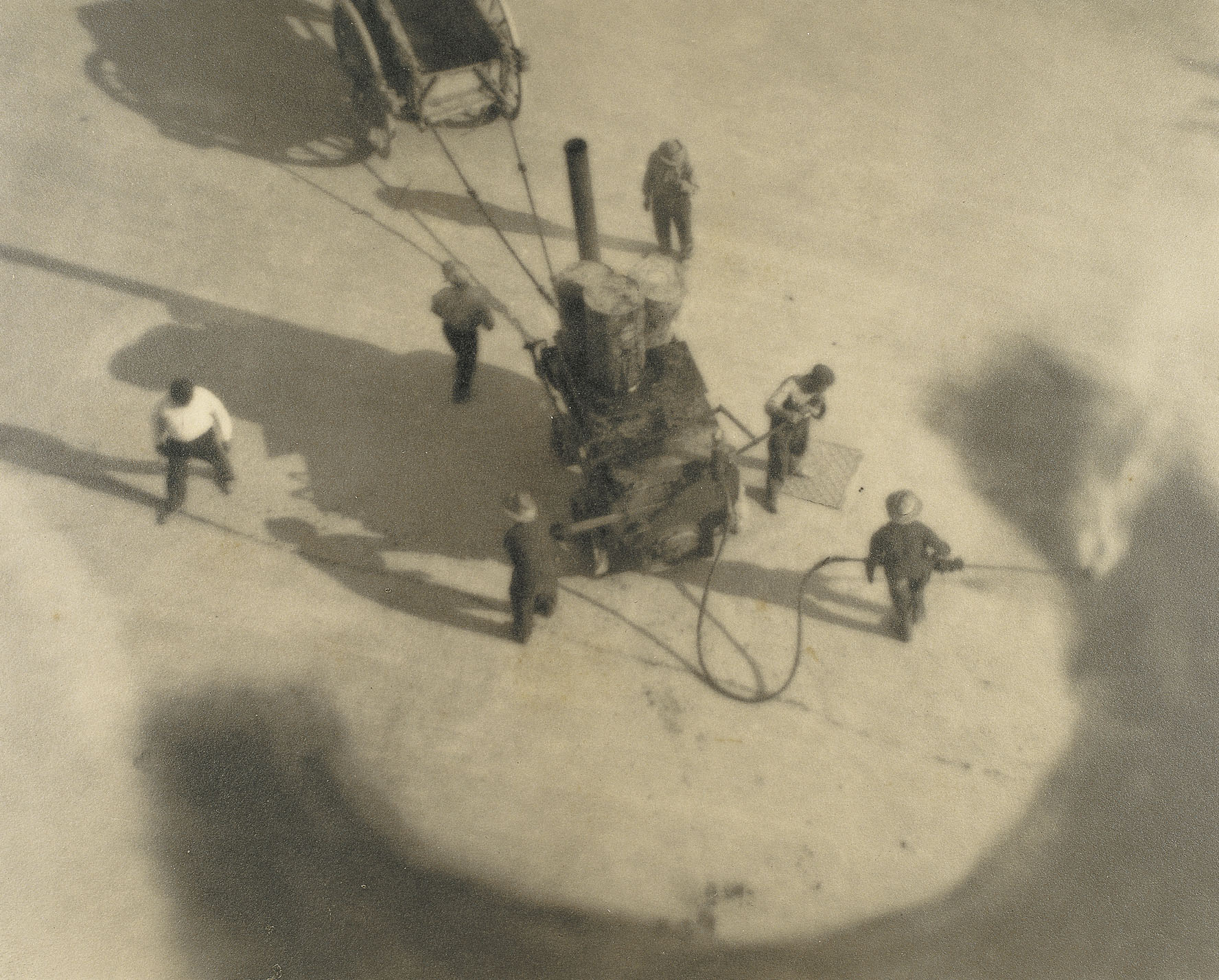image for: Joan Porqueras - Les goudronneurs (Els asfaltadors) - 1931