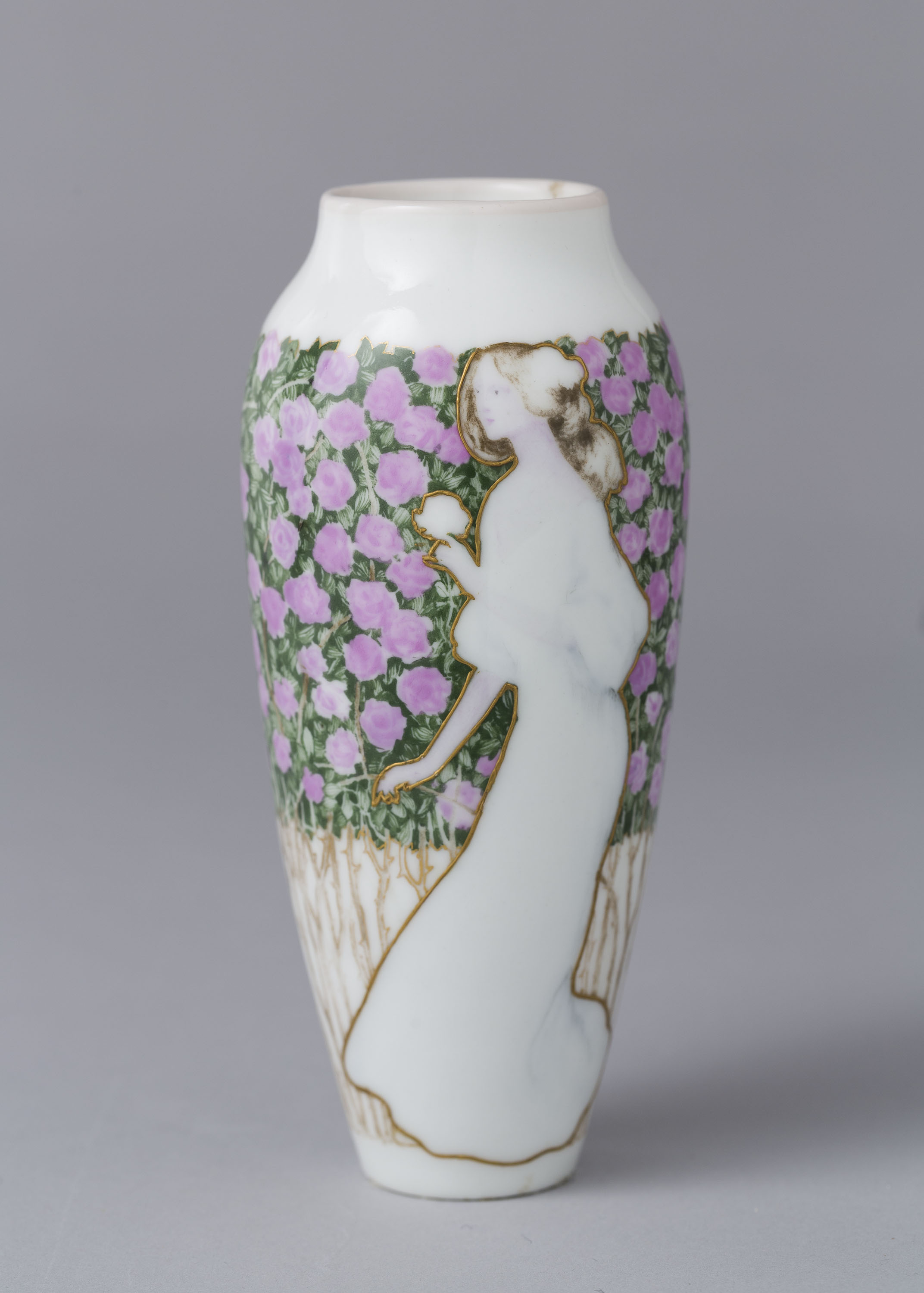 image for: Antoni Serra - Vas decorat amb figura femenina - Cap a 1901-1907