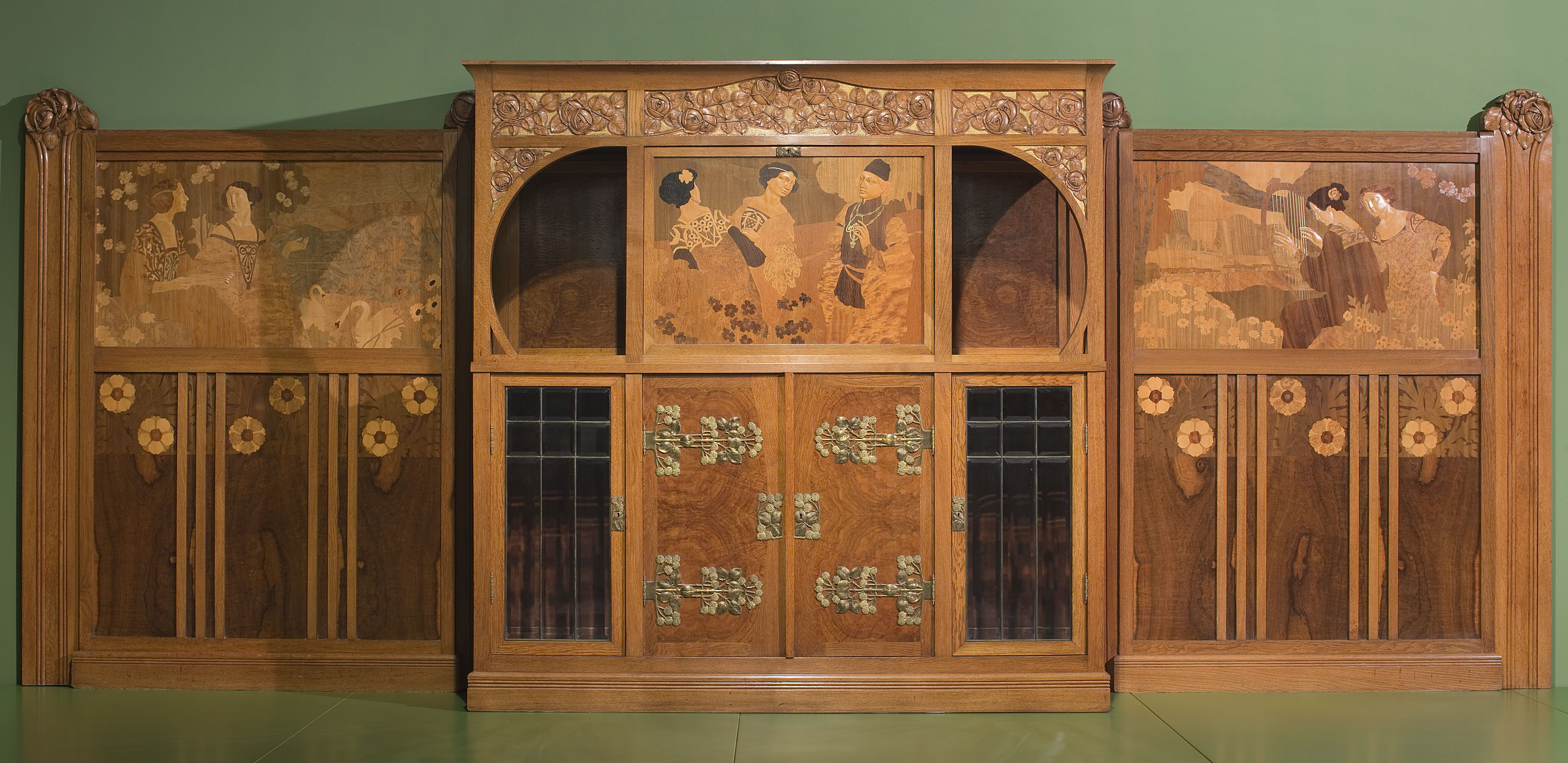 Gaspar Homar - Armari amb plafó de marqueteria - Cap a 1905 image for: Gaspar Homar - Armari amb plafó de marqueteria - Cap a 1905