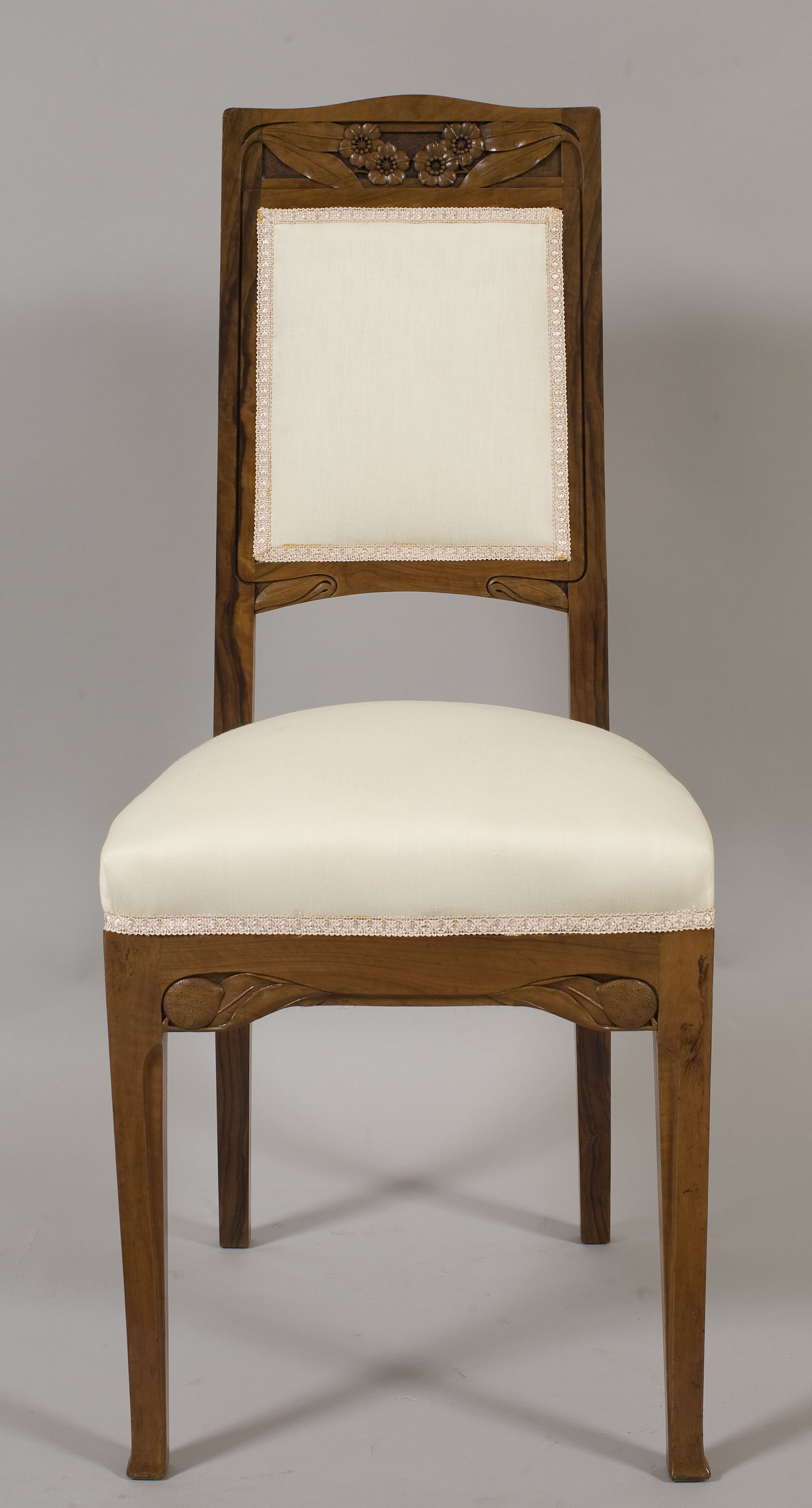 image for: Gaspar Homar - Cadira - Cap a 1905