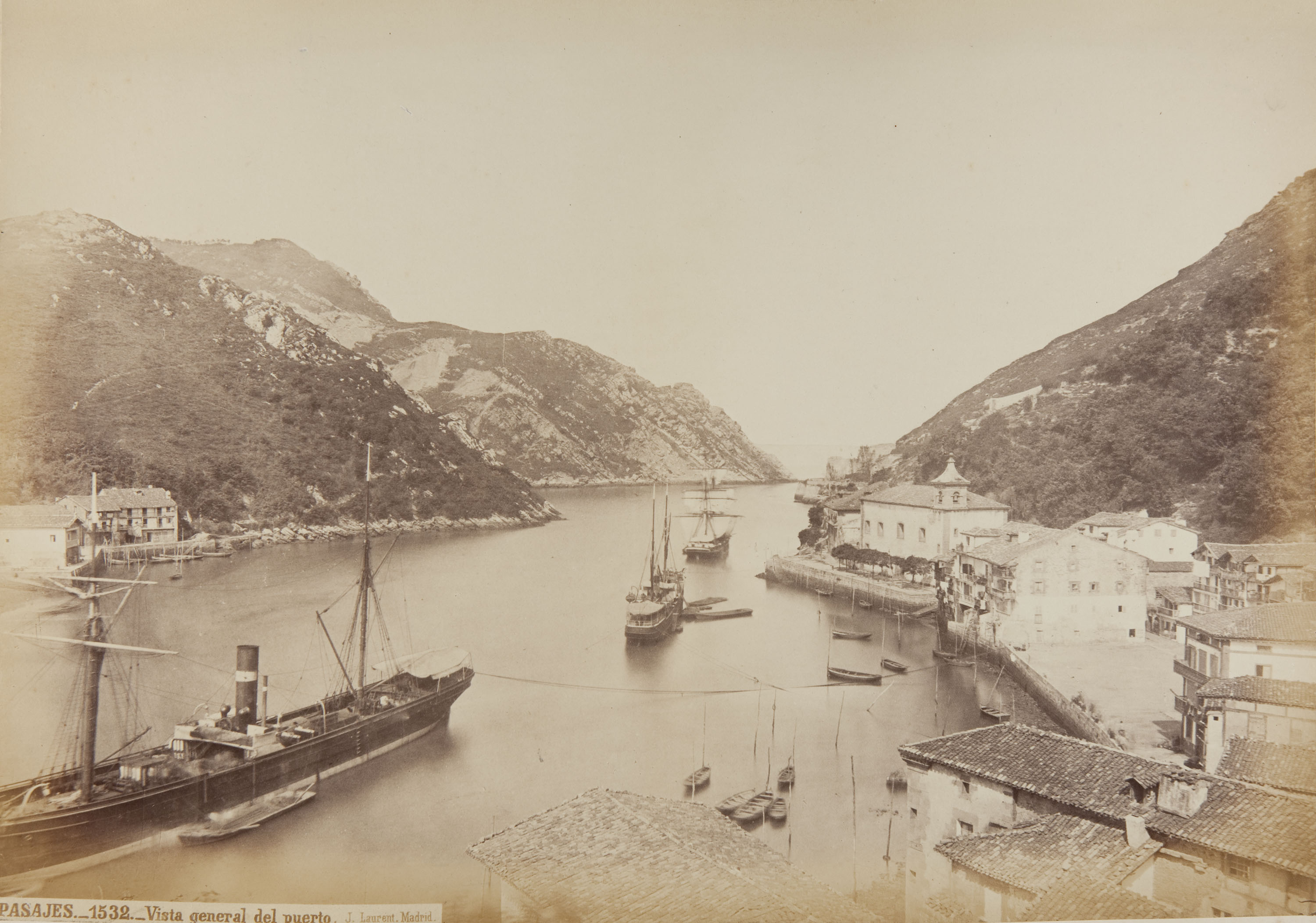 image for: Jean Laurent - Pasajes. Vista general del puerto - Cap a 1865
