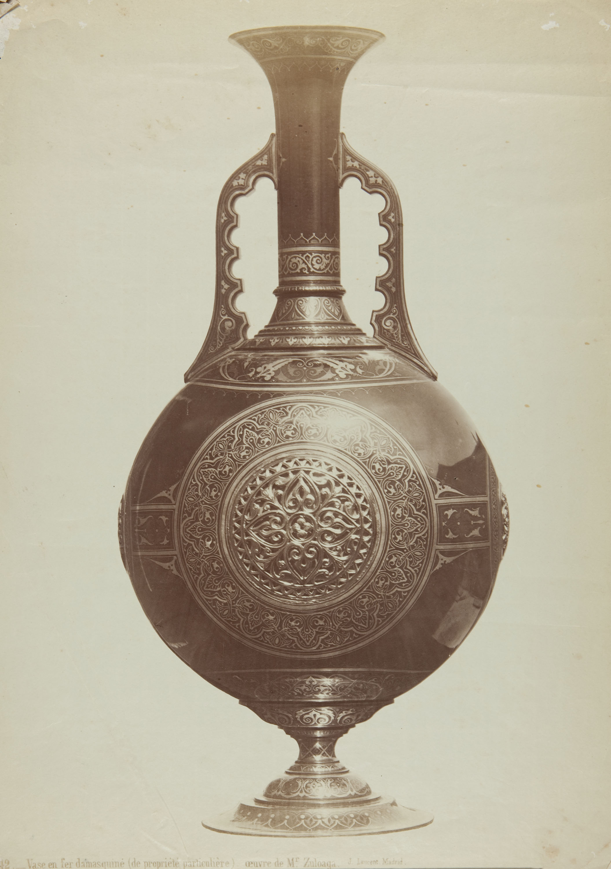 image for: Jean Laurent - Vase en fer damasquiné (de propieté particulière) oeuvre de Mr. Zuloaga - 1865