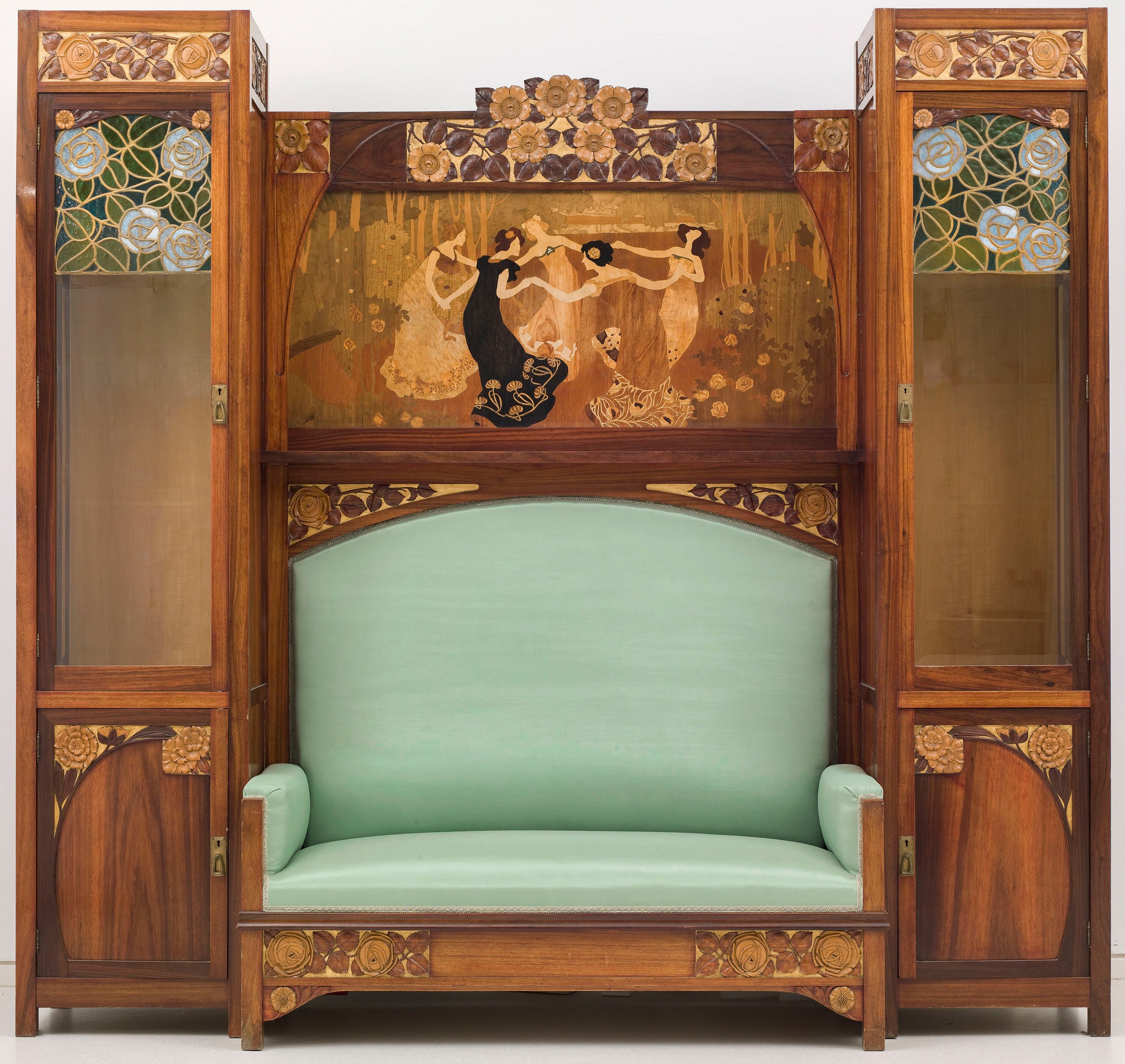 image for: Gaspar Homar - Sofà amb vitrines laterals i plafó de marqueteria «La sardana» - Cap a 1903
