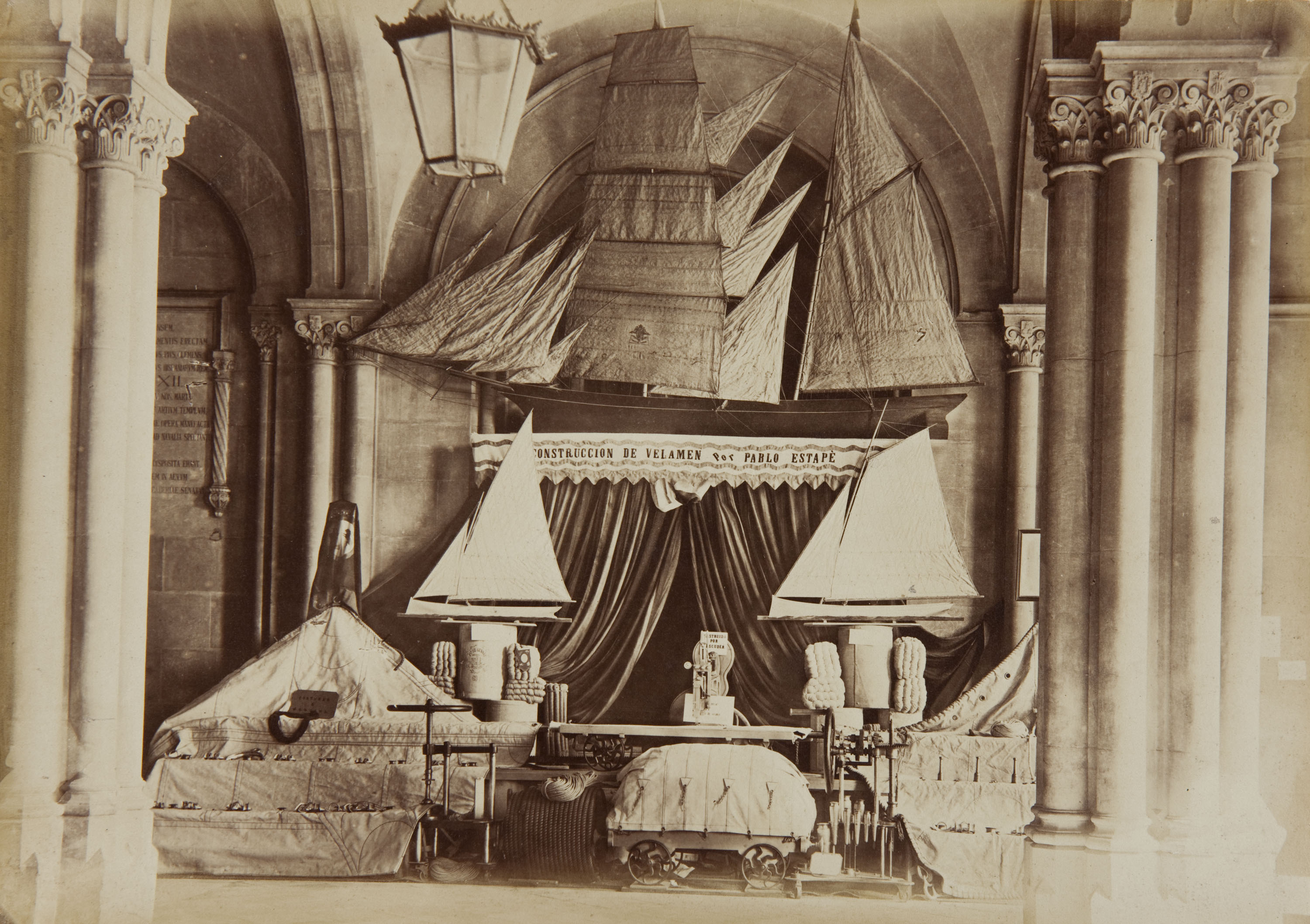 image for: Joan Martí  - Vestíbulo central[,] parte Este [de la Universitat de Barcelona] - 1877