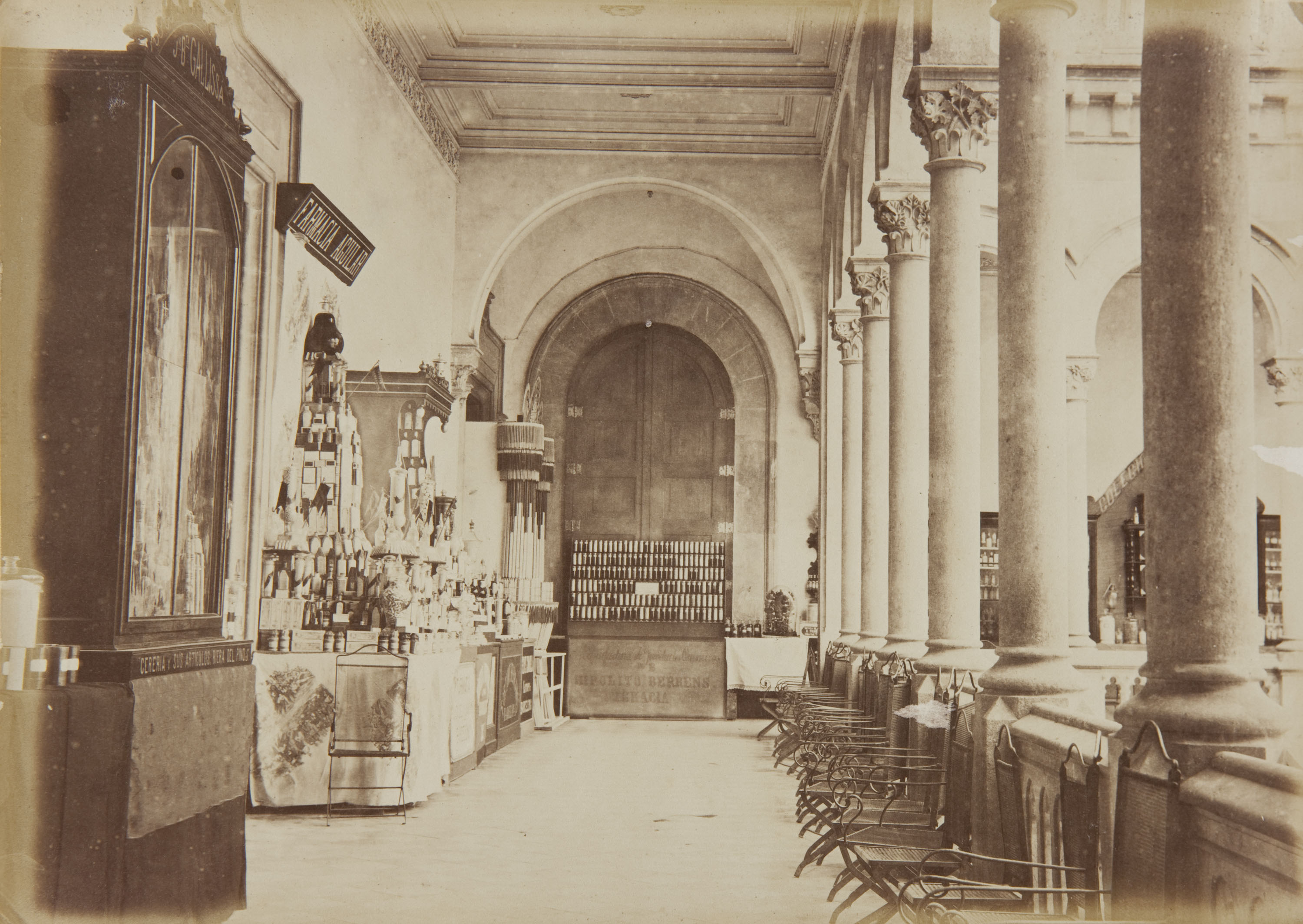 image for: Joan Martí  - Patio lateral Este, pórtico superior mirando al Oeste [de la Universitat de Barcelona] - 1877
