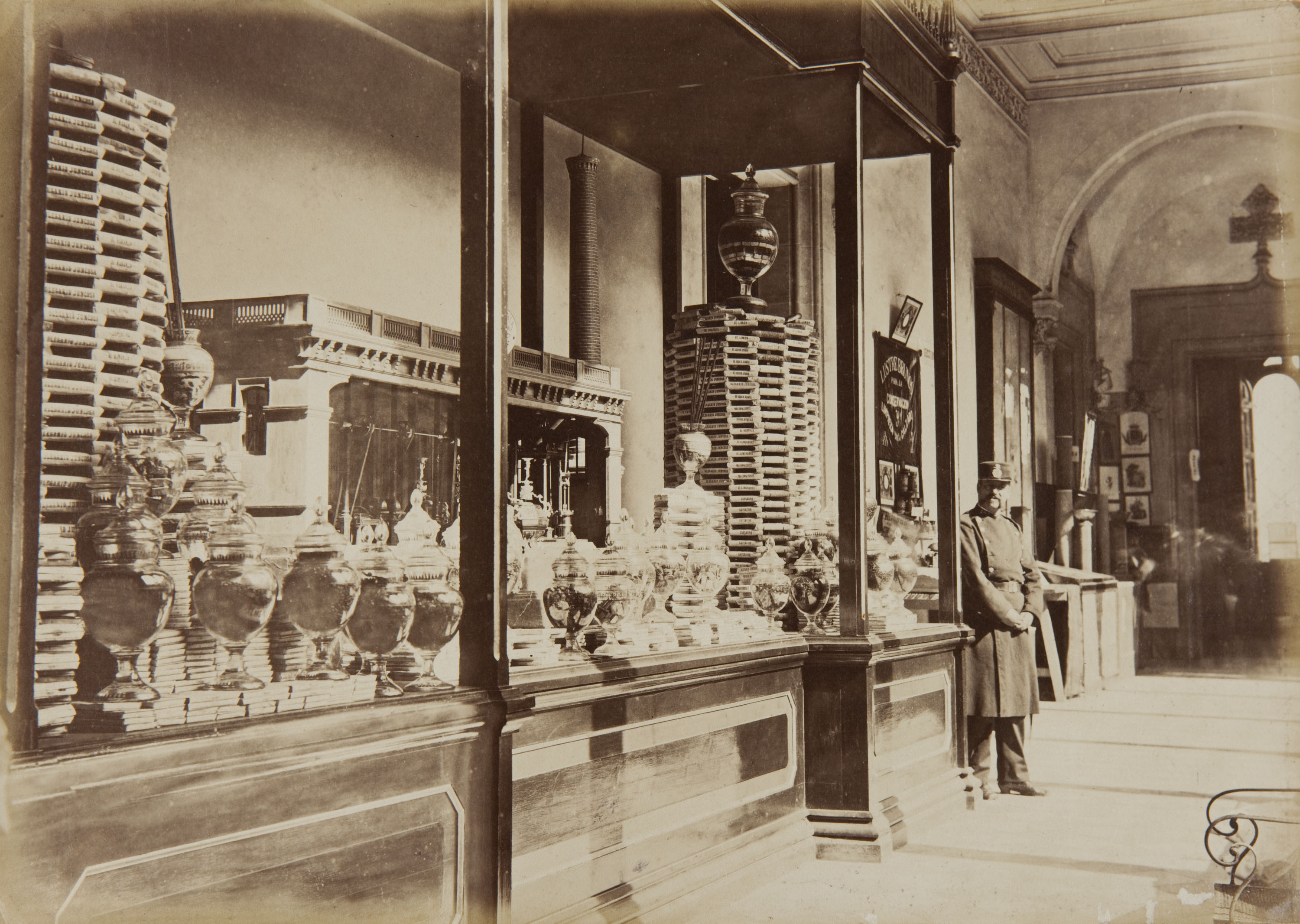 image for: Joan Martí  - Patio lateral Este, pórtico superior mirando al Este [de la Universitat de Barcelona] - 1877