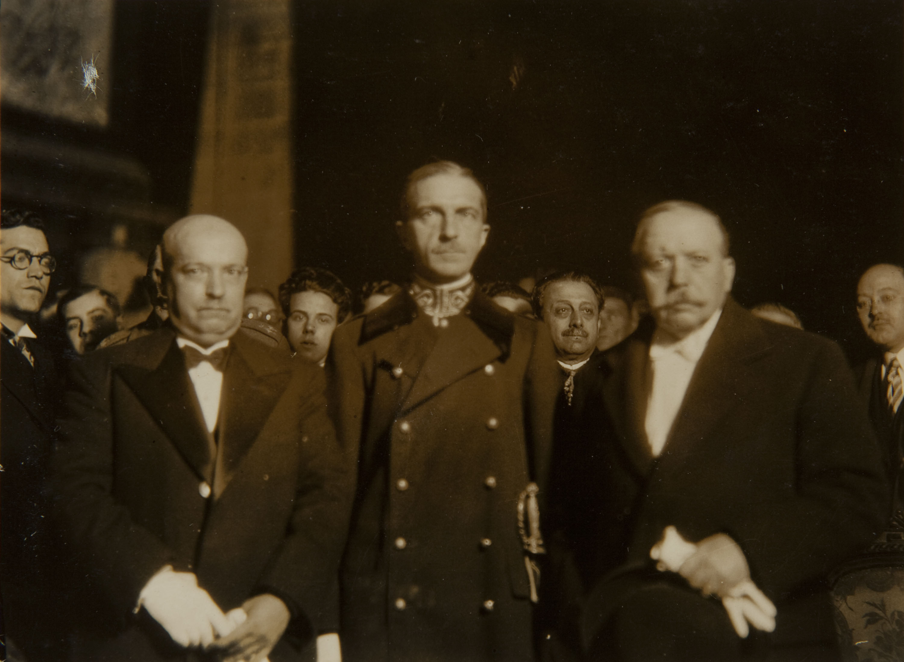 image for: Pere Català Pic - ...éssent presidida pel ministre del Treball i altres digníssimes autoritats. L'àliga, representativa de la monstruositat i feresa, acata i custodia a la Verge - 1931