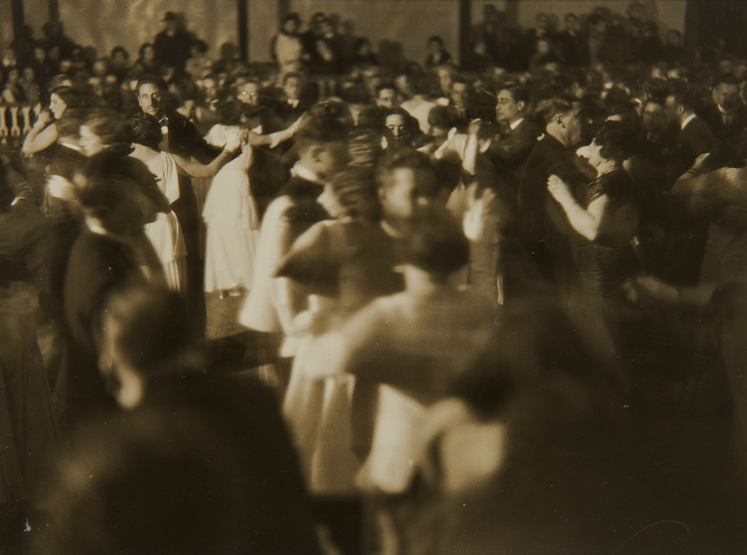 image for: Pere Català Pic - Ball de gala. Joventut, bellesa, esplendor, dansa, potser prometences i tot - 1931