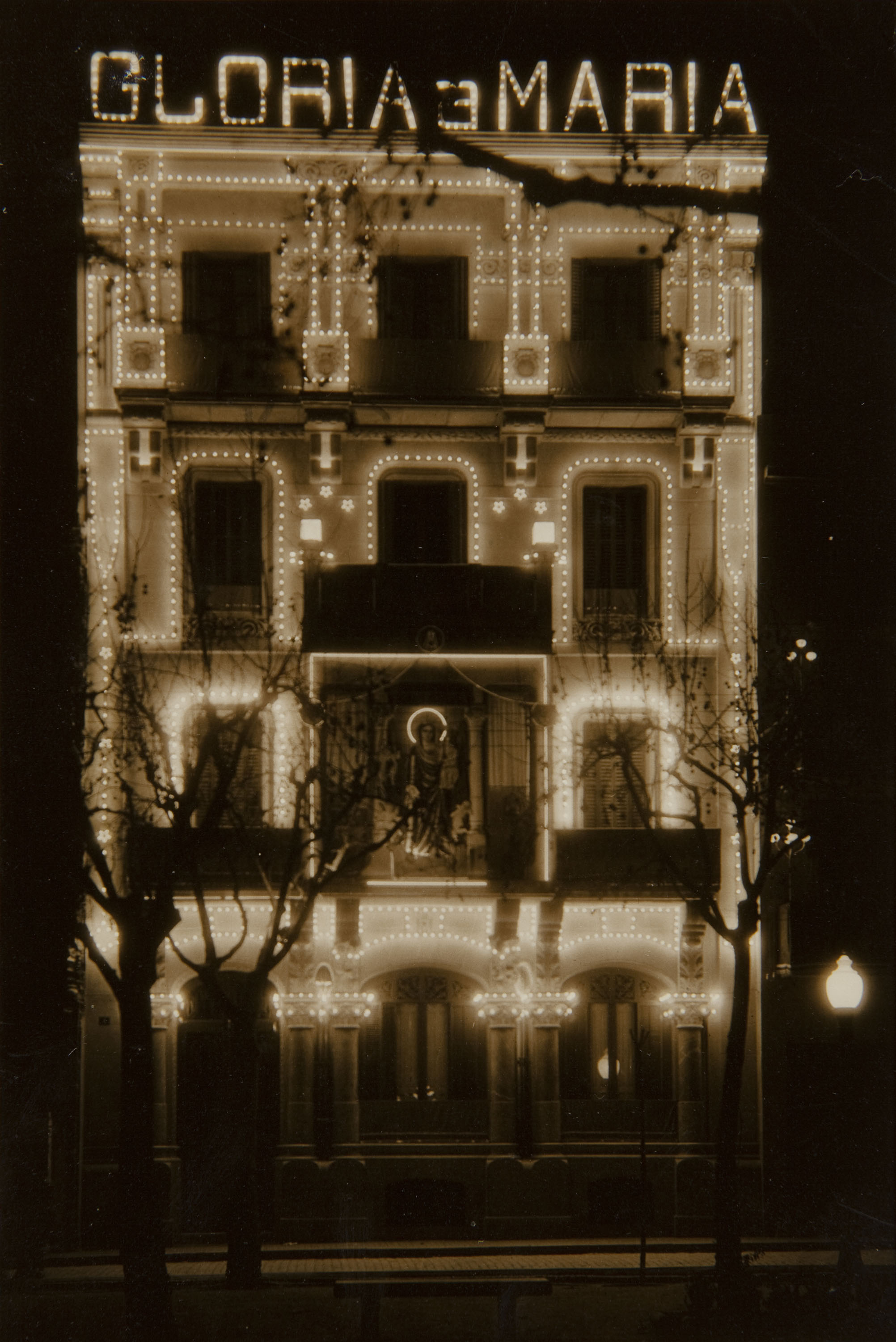image for: Pere Català Pic - Més il·luminacions. Màgics efectes de llum i color - 1931