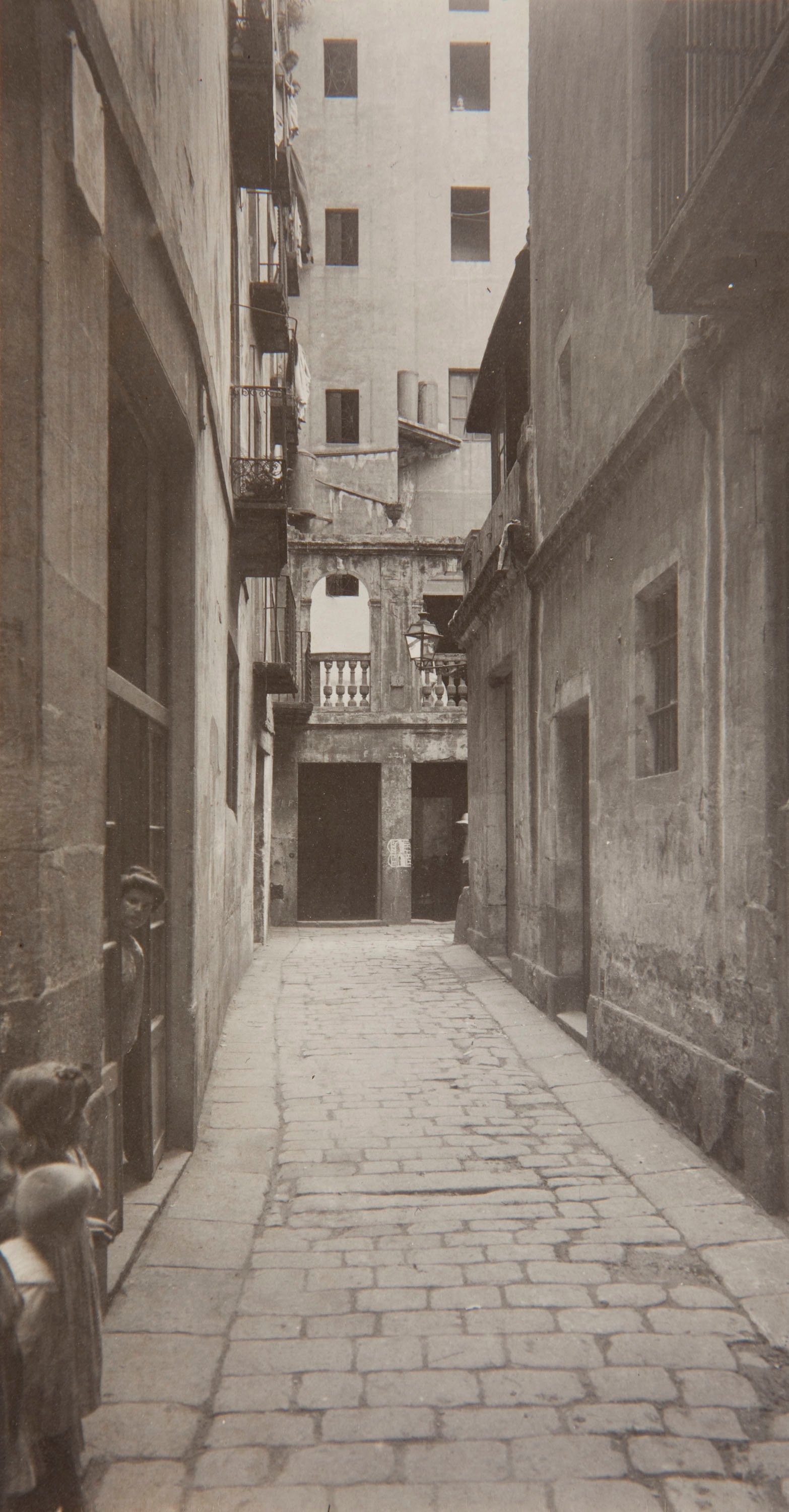 image for: Adolf Mas  - Carrer de la Tarongeta - Anterior a 1911