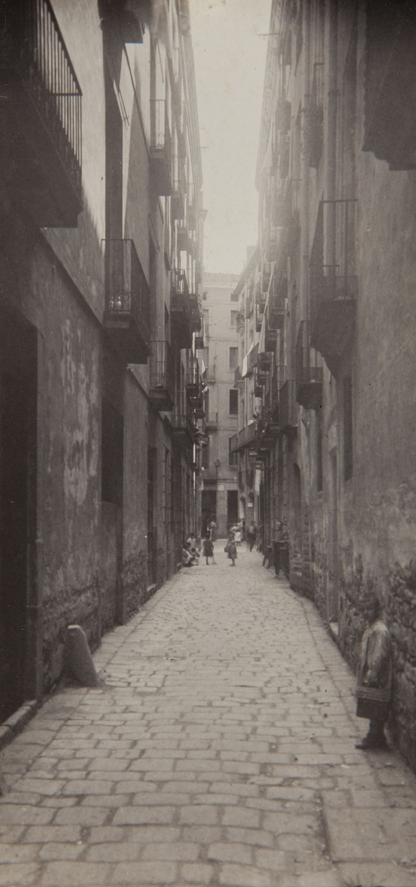 image for: Adolf Mas  - Carrer Arc d'Isern - Anterior a 1911